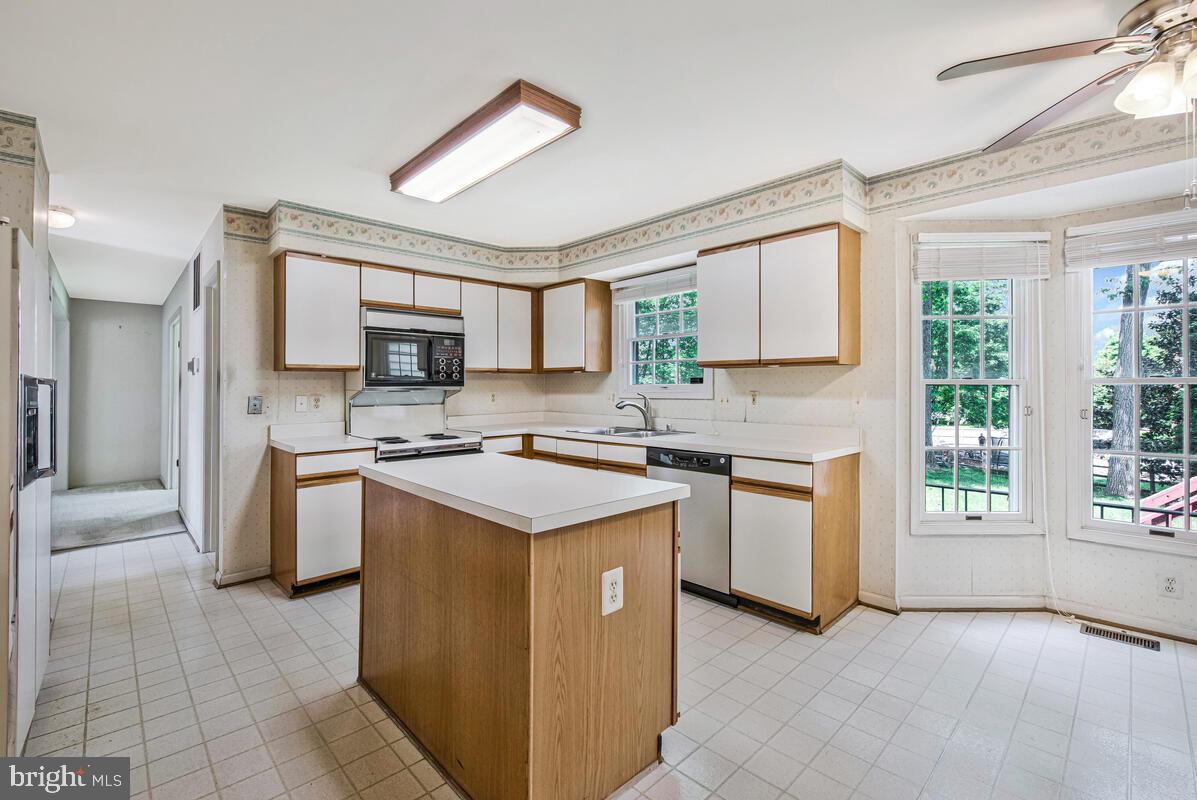 WAVERLY WOODS - Residential