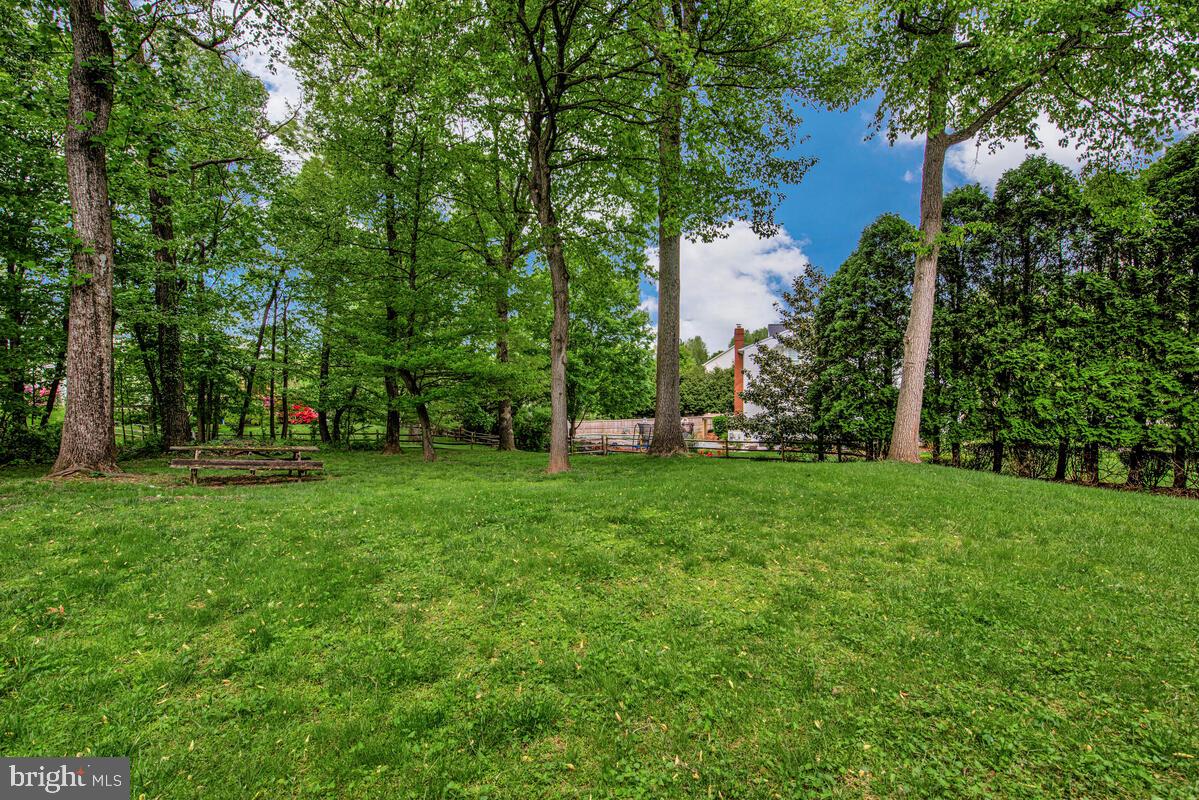 WAVERLY WOODS - Residential