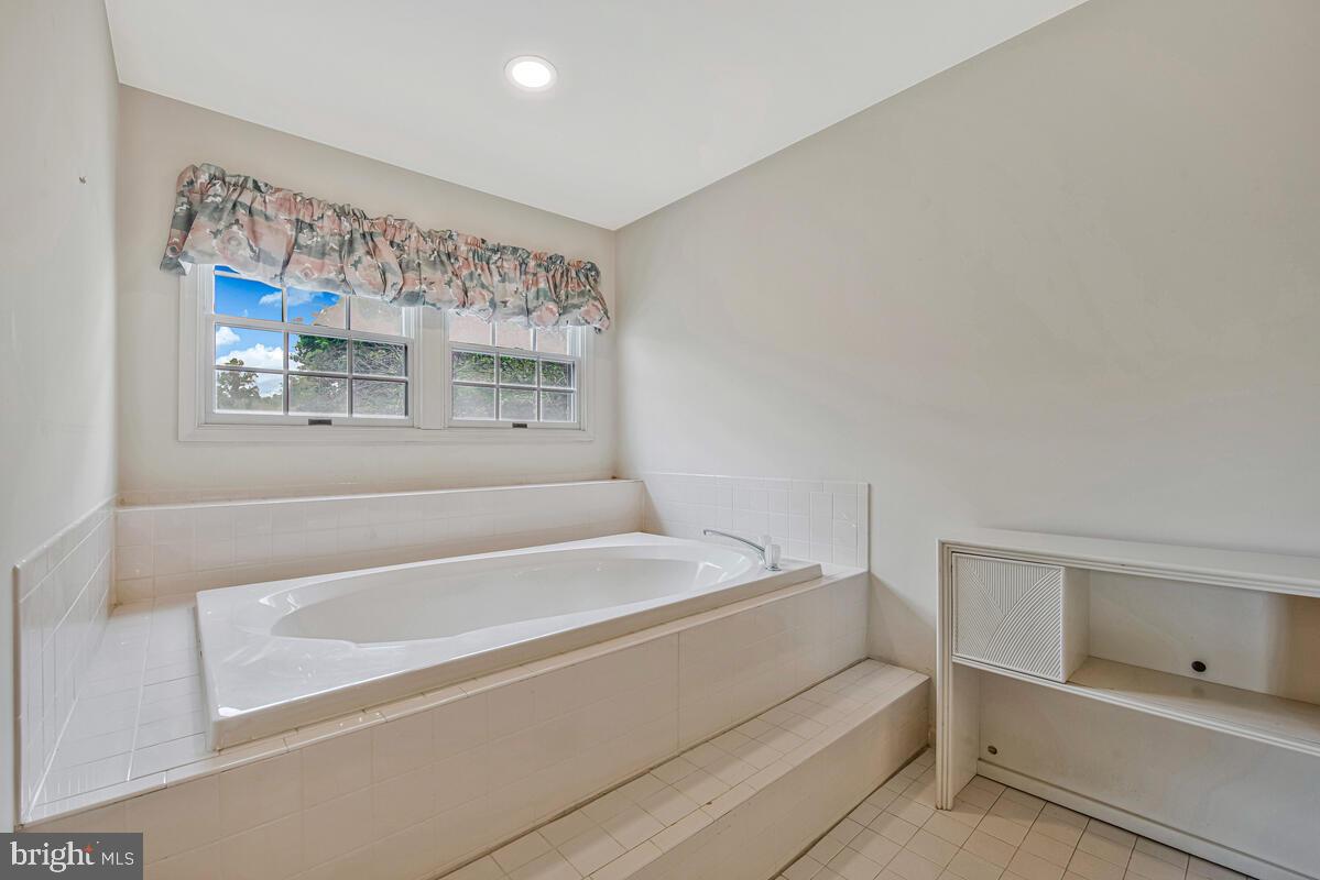 WAVERLY WOODS - Residential