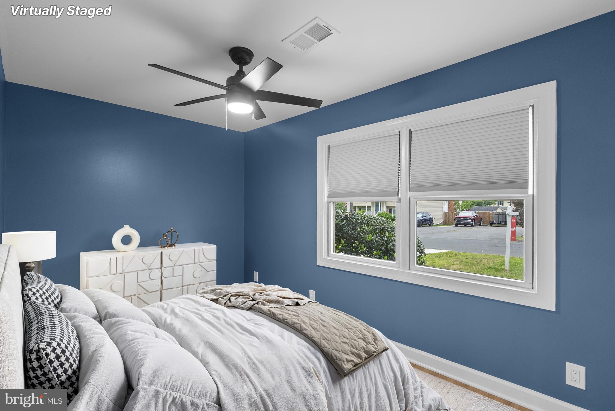 WOODLAND BEACH - Residential