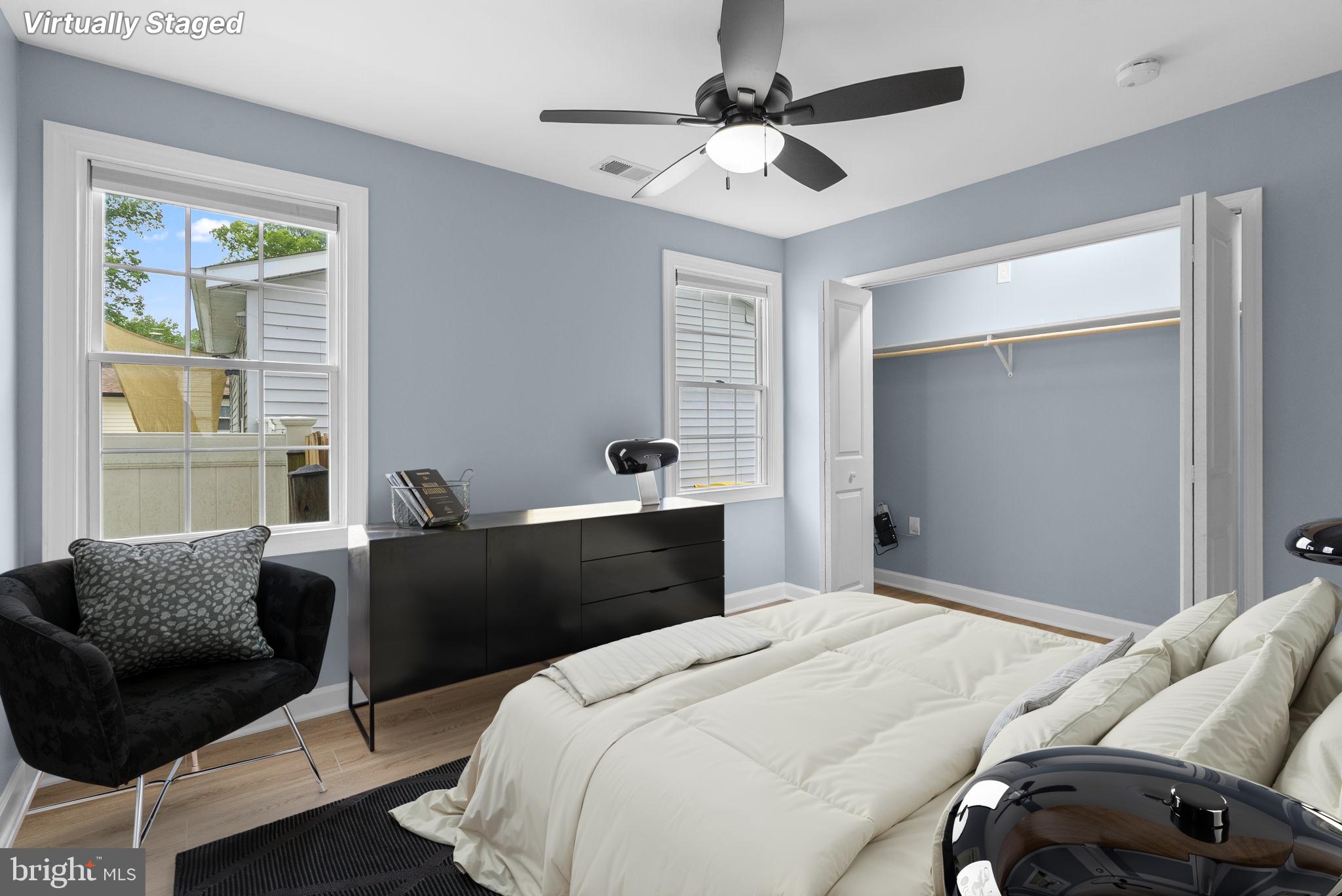 WOODLAND BEACH - Residential
