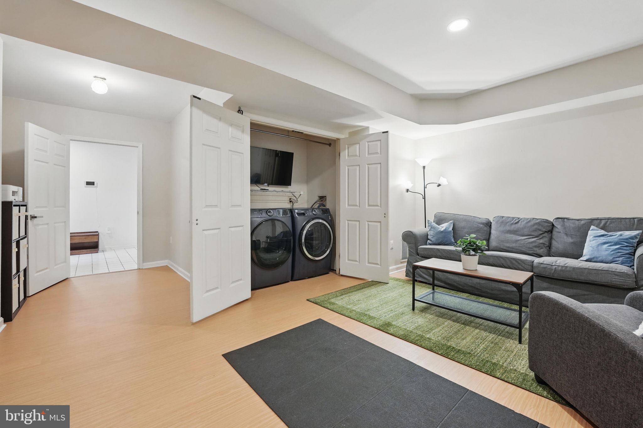 BROADMOORE HILLS - Residential