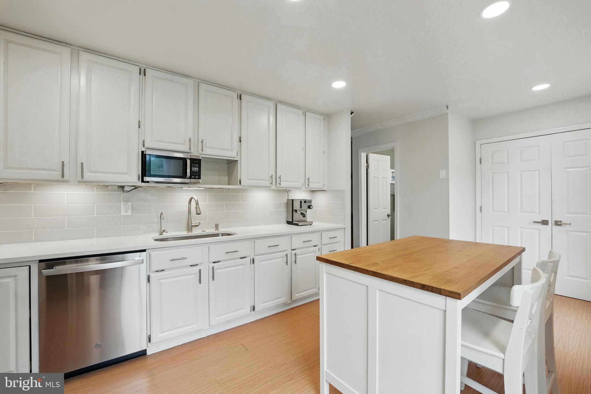 BROADMOORE HILLS - Residential