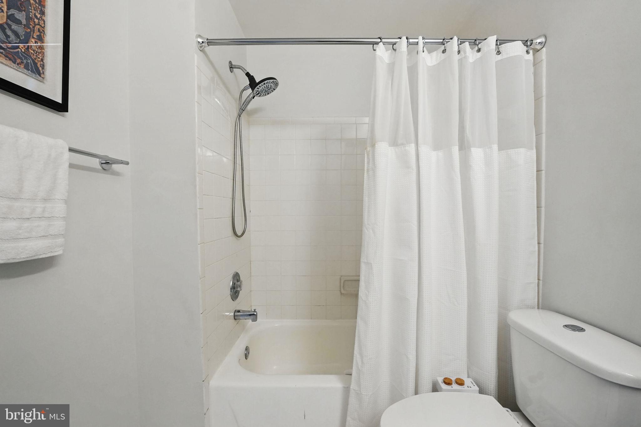 BROADMOORE HILLS - Residential