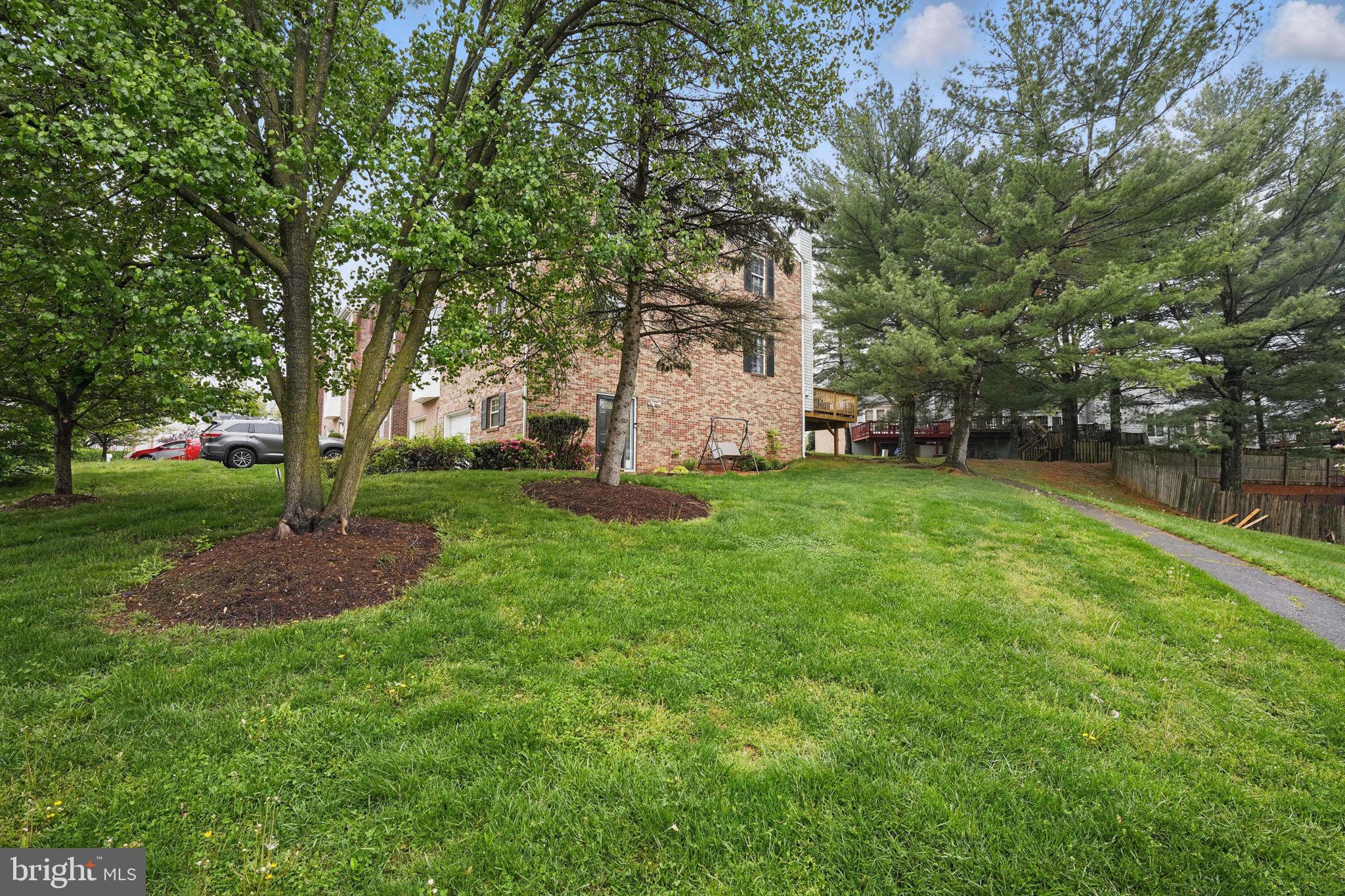 BROADMOORE HILLS - Residential