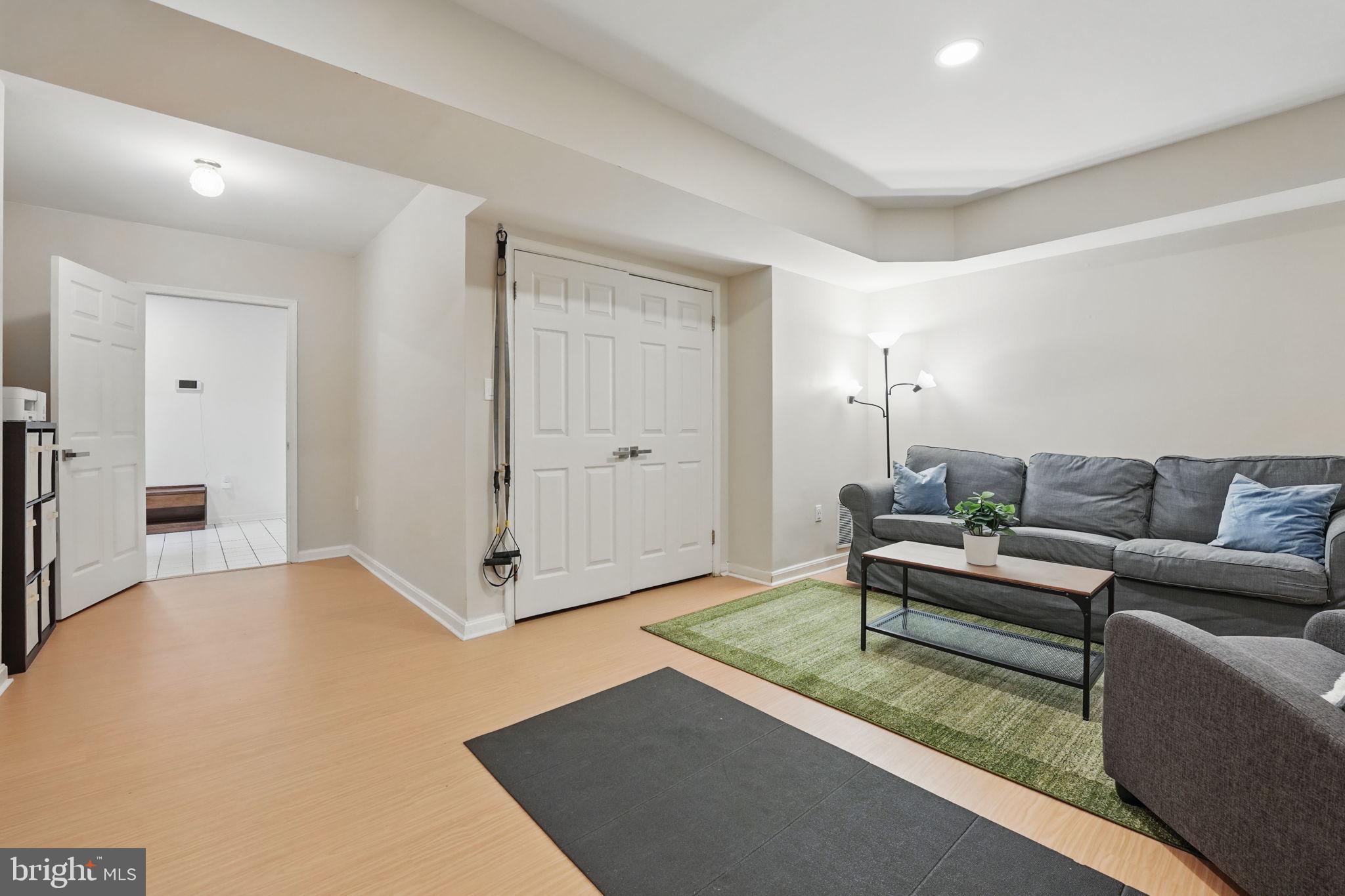 BROADMOORE HILLS - Residential