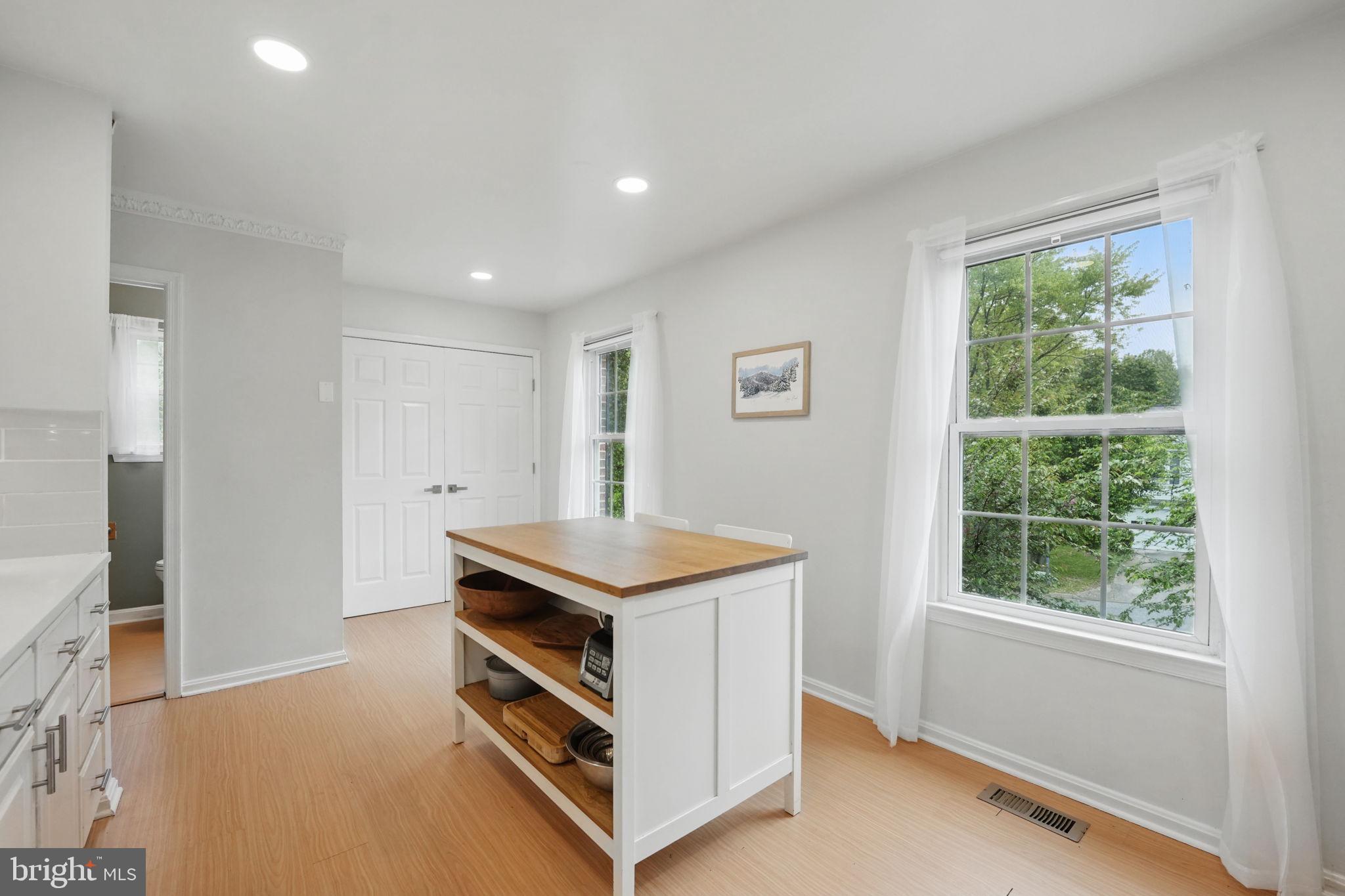 BROADMOORE HILLS - Residential