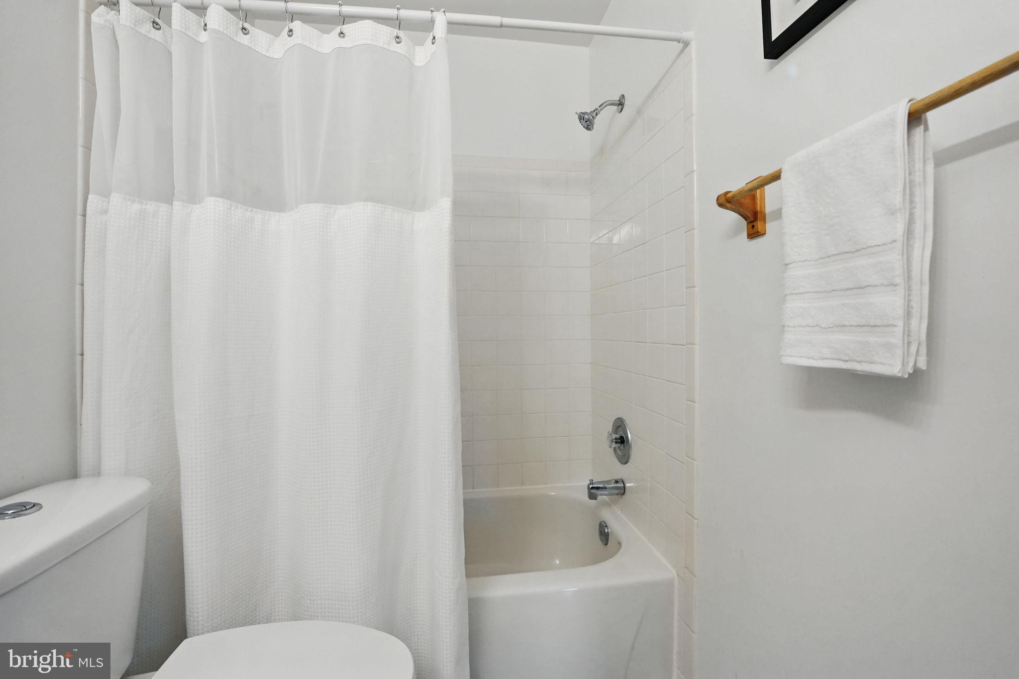 BROADMOORE HILLS - Residential