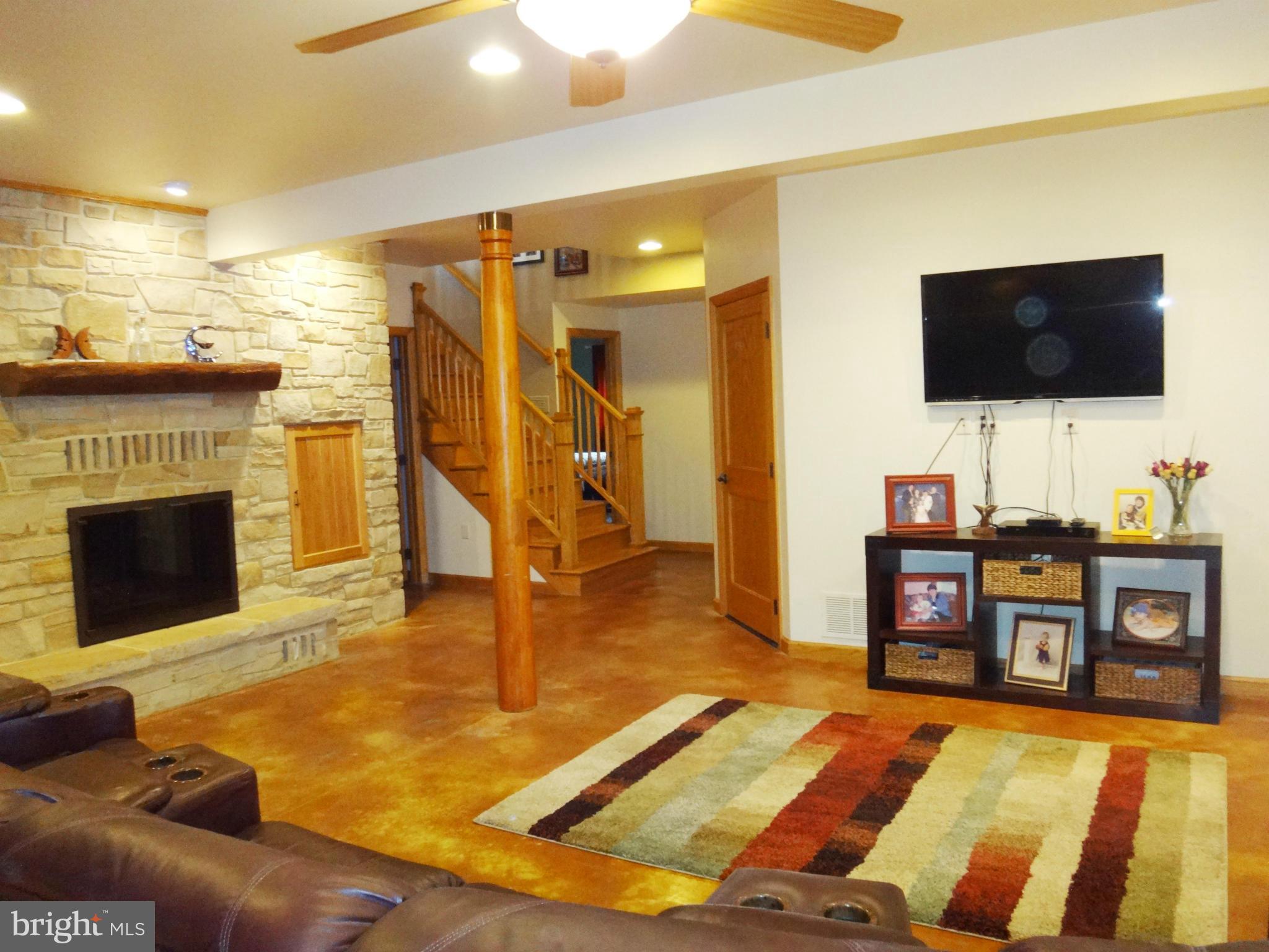 LAKEWOOD - Residential