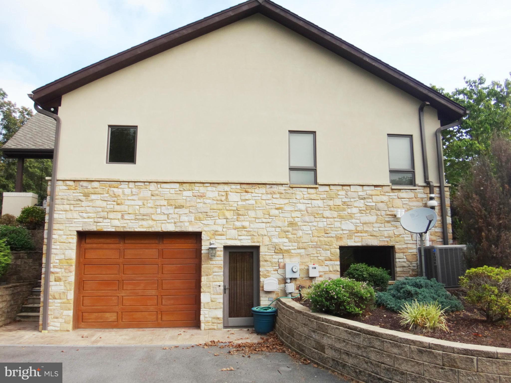 LAKEWOOD - Residential