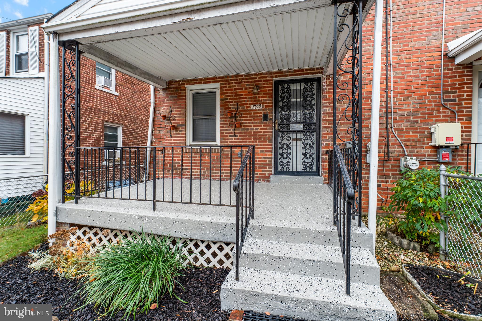 723 EMERSON STREET NE