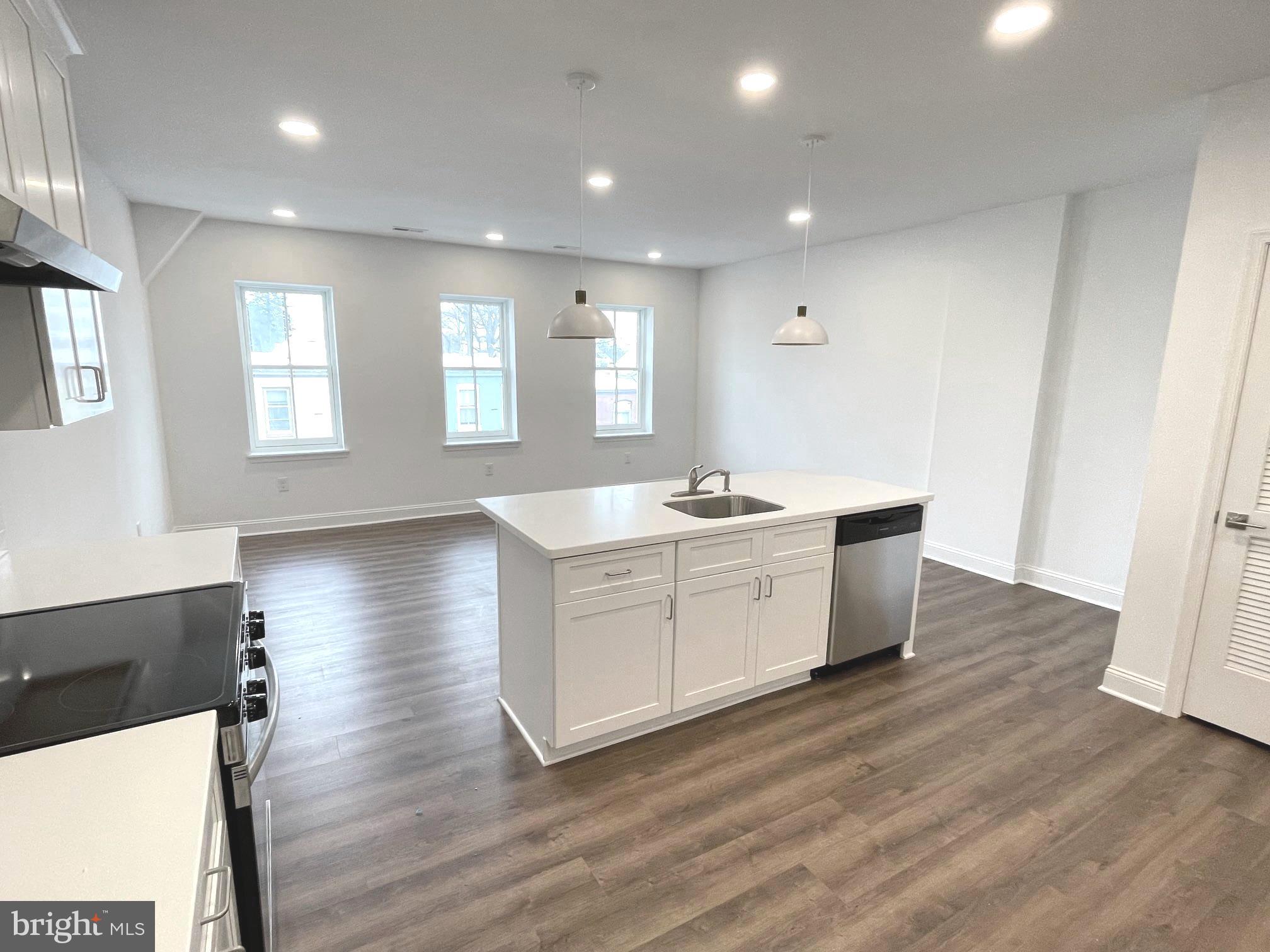 NEWTOWN BUSINESS COM - Residential Lease