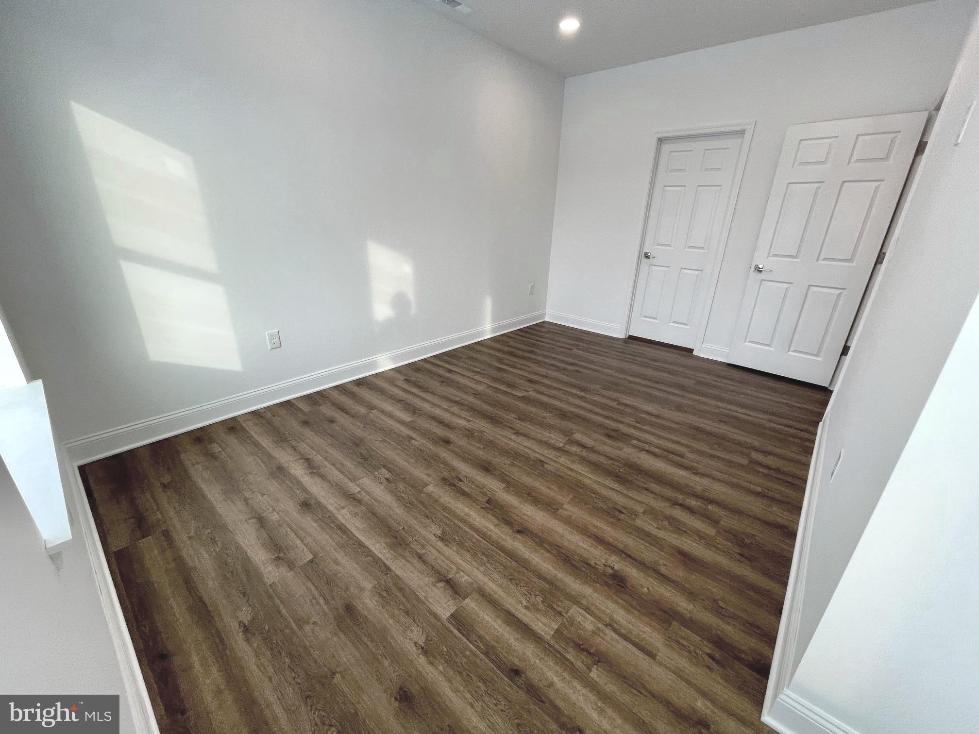 NEWTOWN BUSINESS COM - Residential Lease