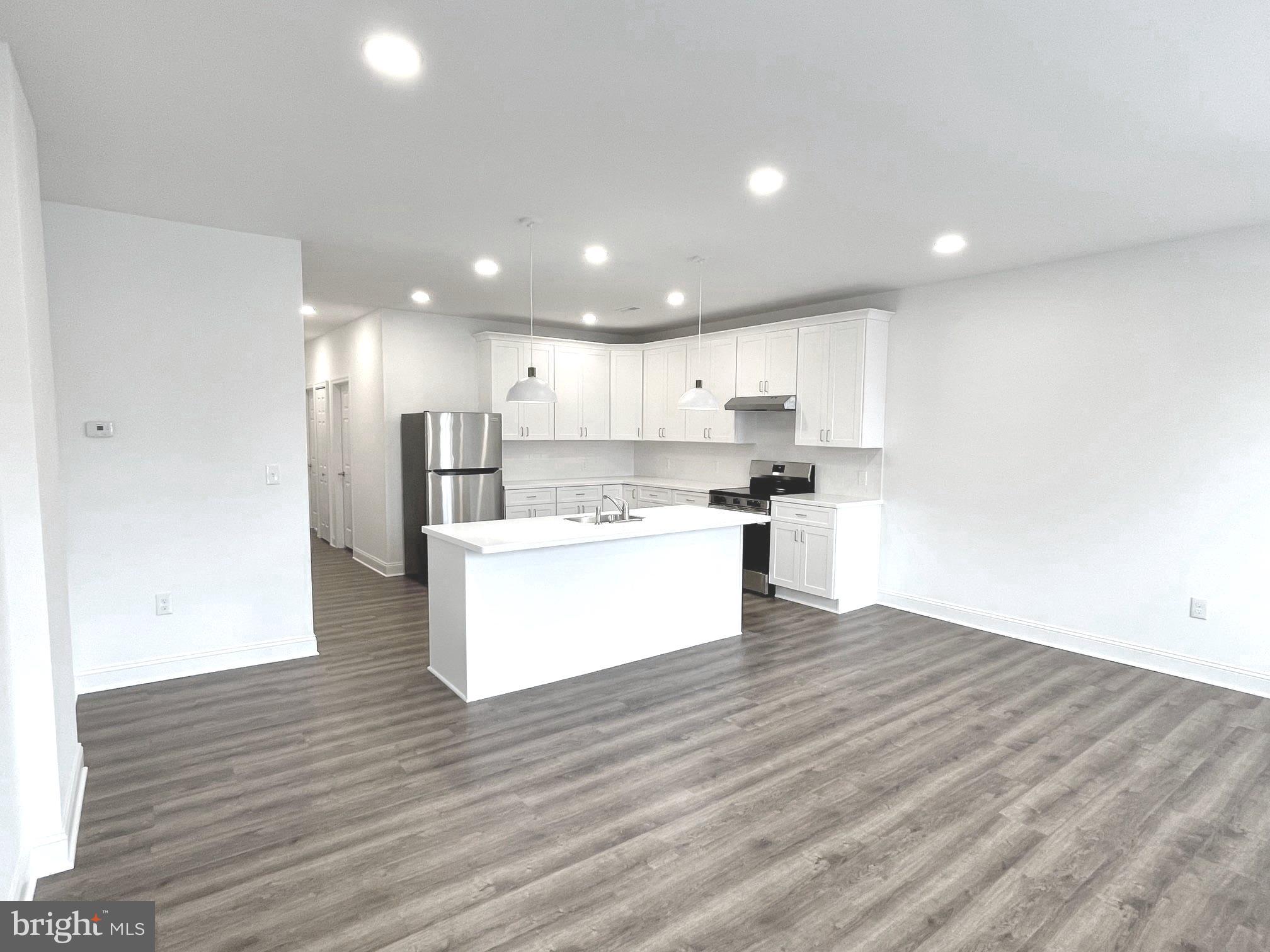 NEWTOWN BUSINESS COM - Residential Lease