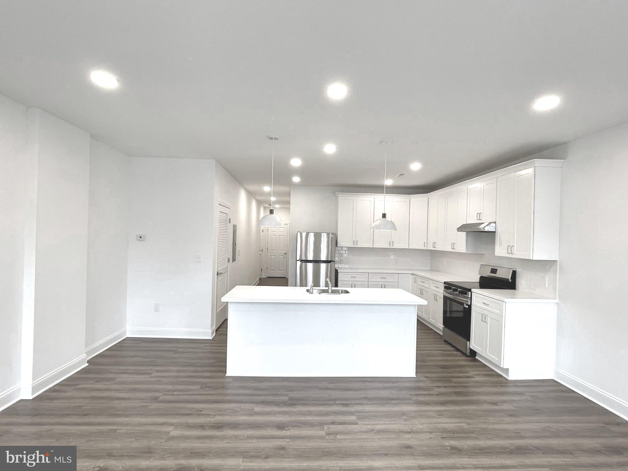 NEWTOWN BUSINESS COM - Residential Lease