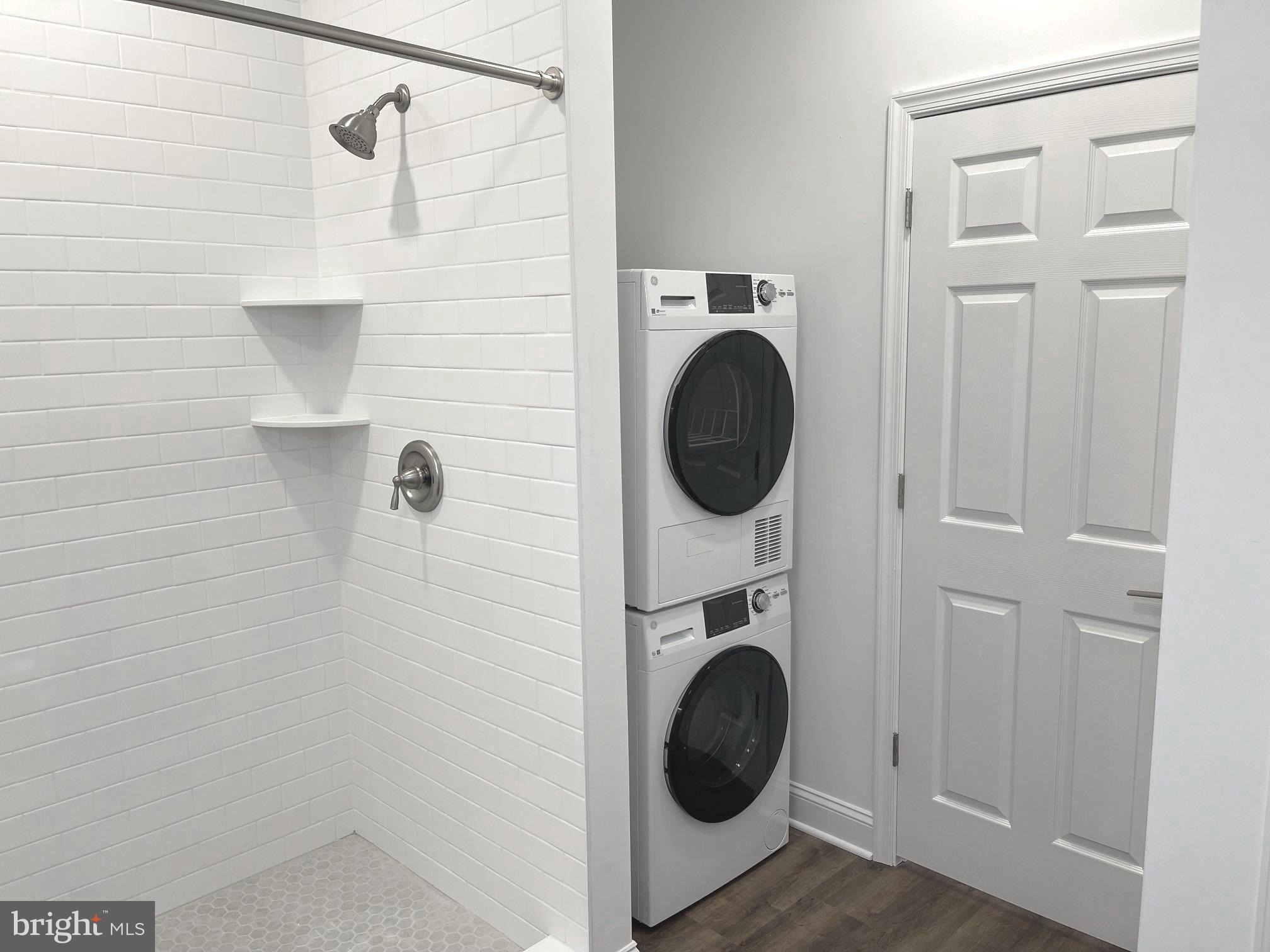 NEWTOWN BUSINESS COM - Residential Lease