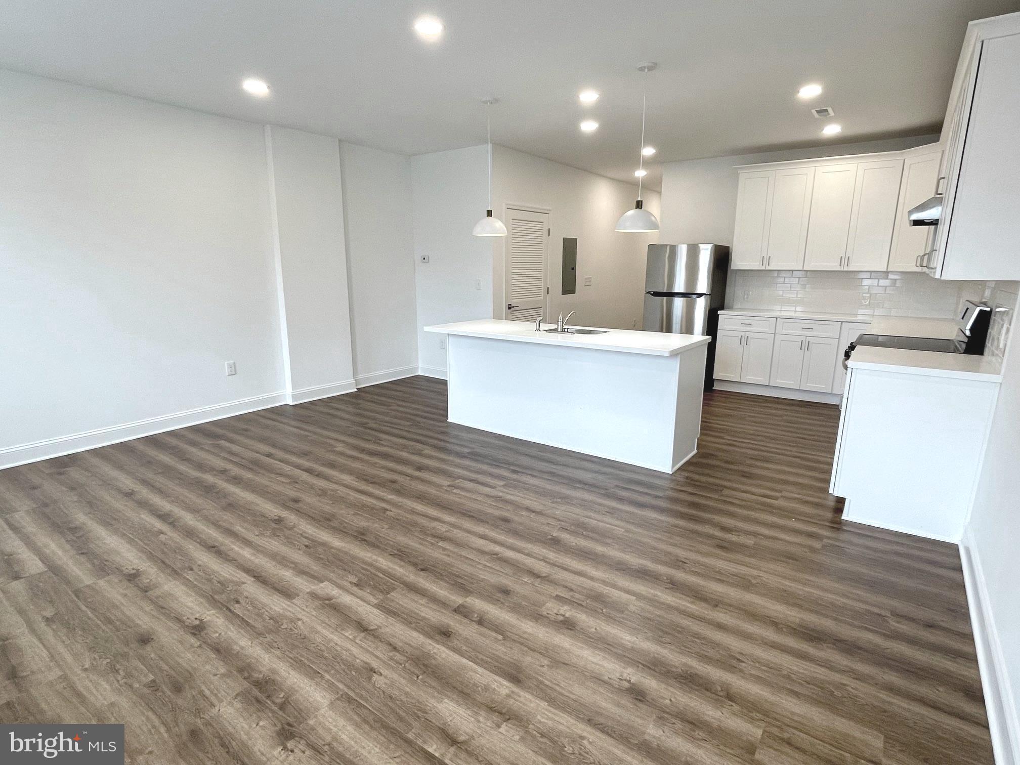 NEWTOWN BUSINESS COM - Residential Lease