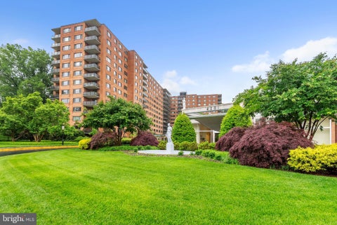Condo For Sale - 4201 Cathedral Avenue #918W<br/> WASHINGTON, DC 20016