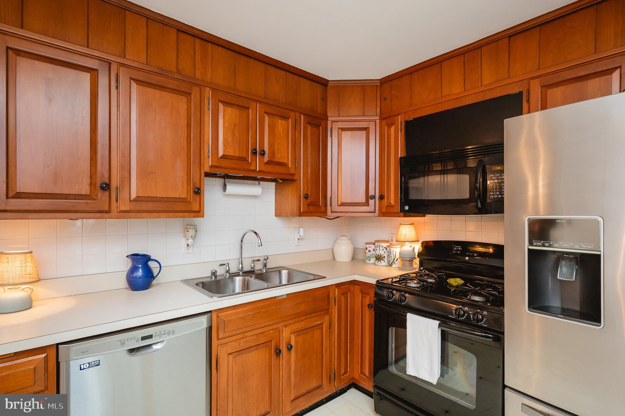 WAKEFIELD MEADOWS - Residential