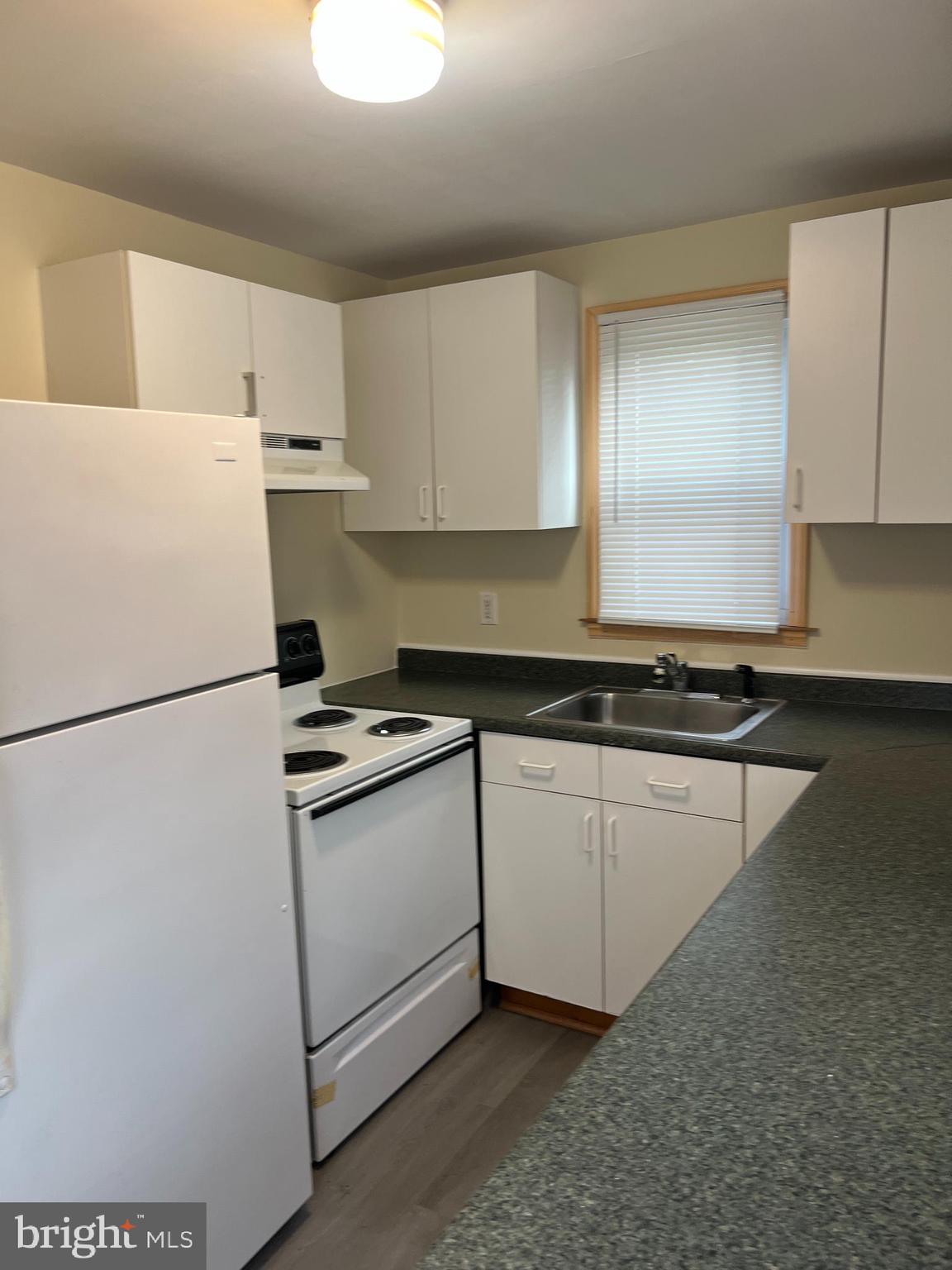 209 W PACIFIC AVENUE