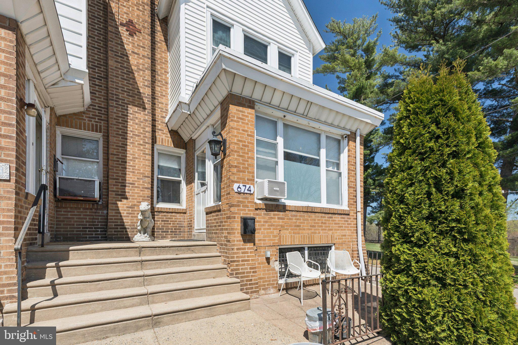 ROXBOROUGH - Residential