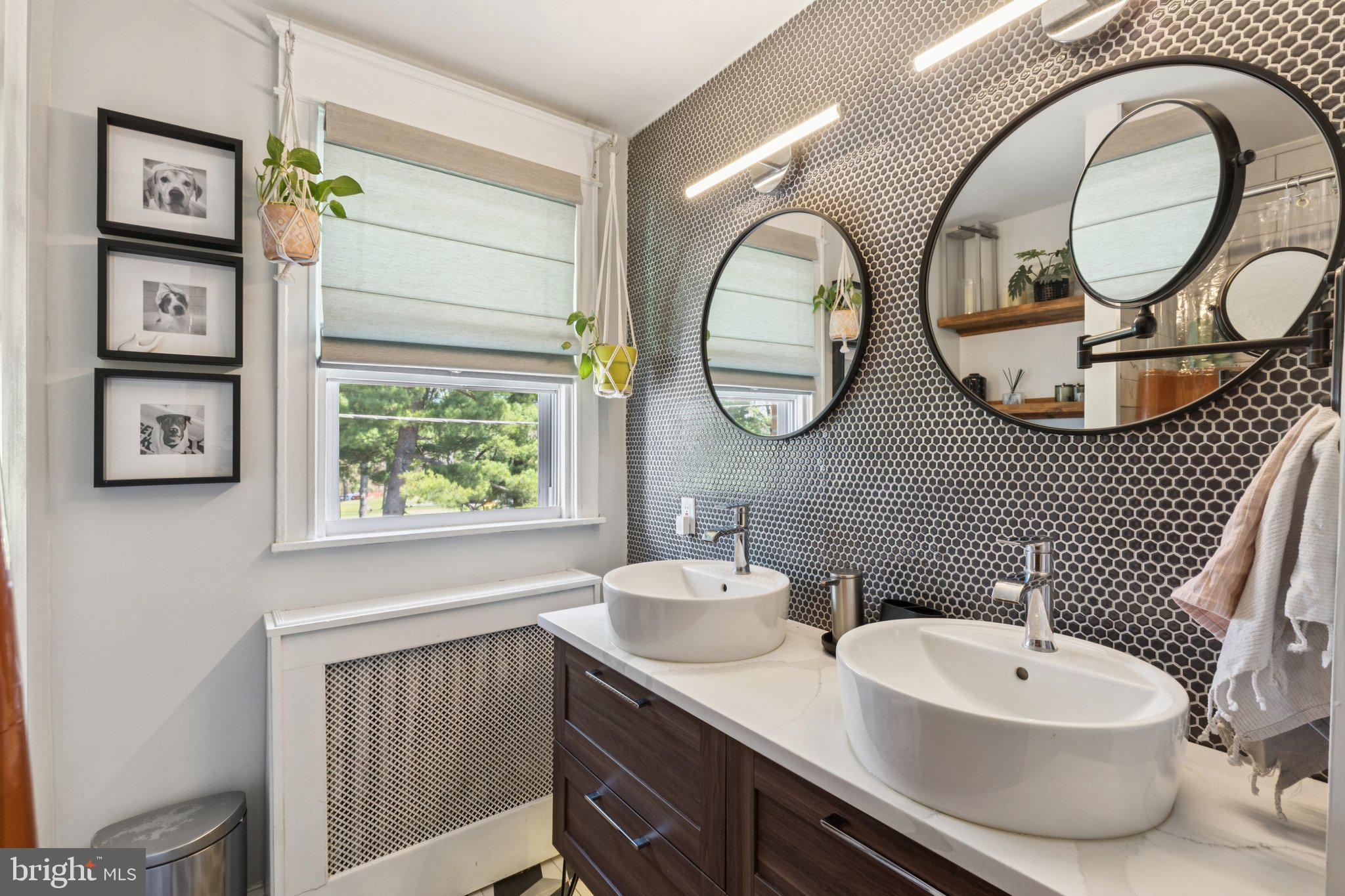 ROXBOROUGH - Residential