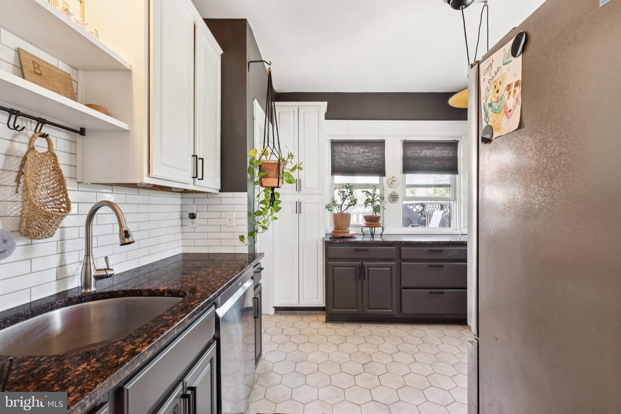ROXBOROUGH - Residential
