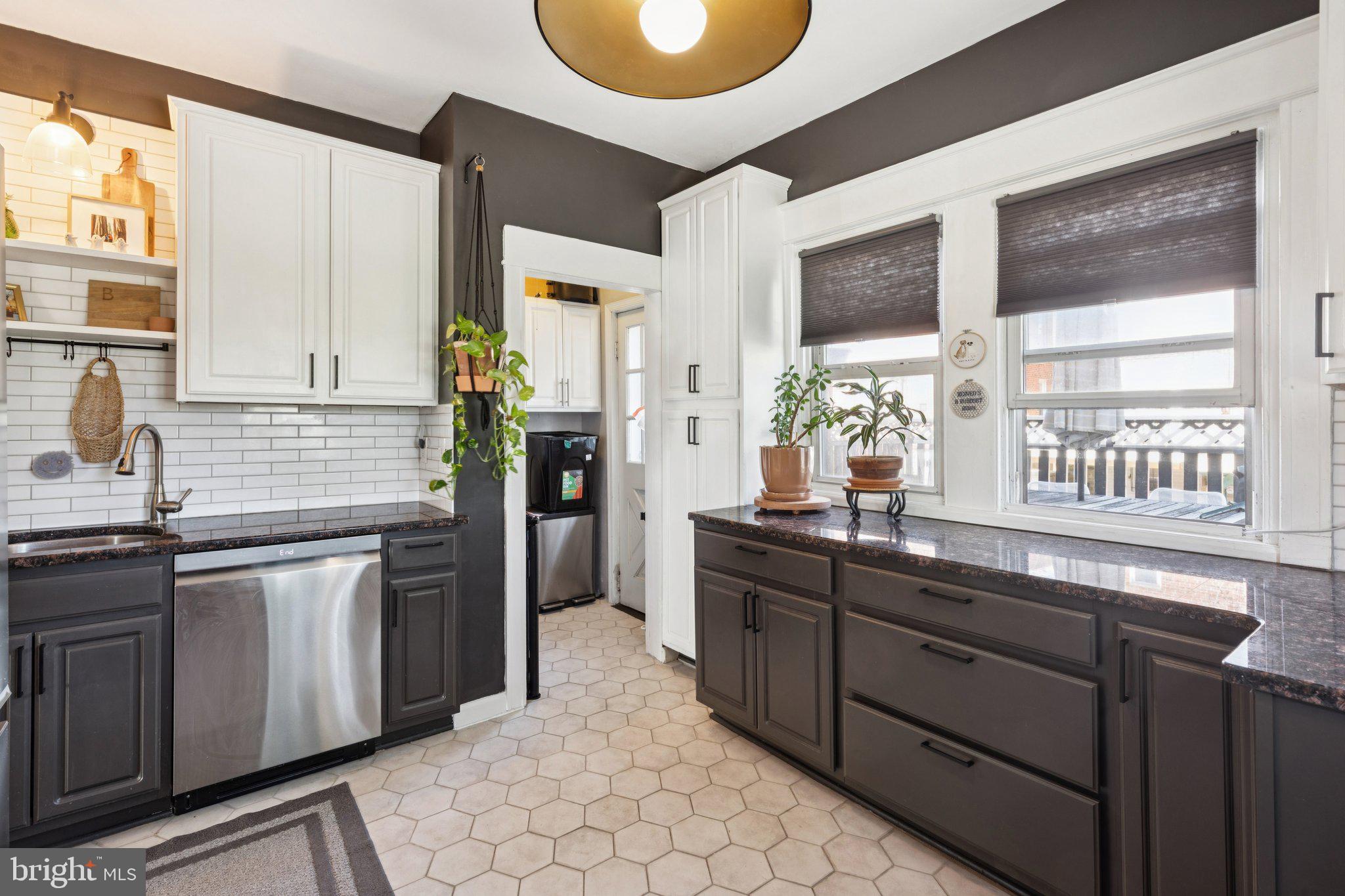 ROXBOROUGH - Residential