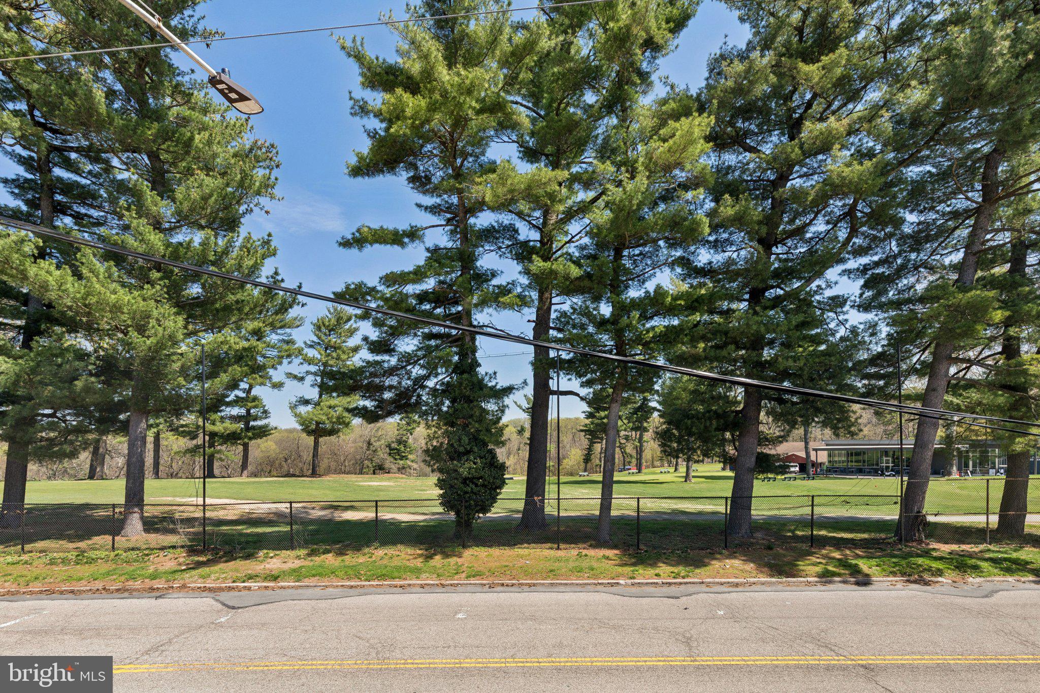 ROXBOROUGH - Residential