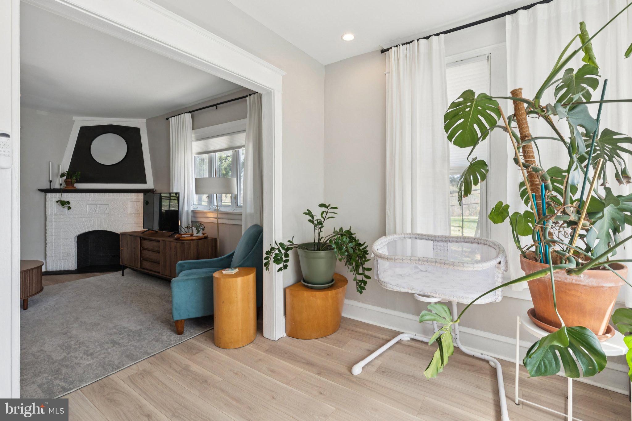 ROXBOROUGH - Residential