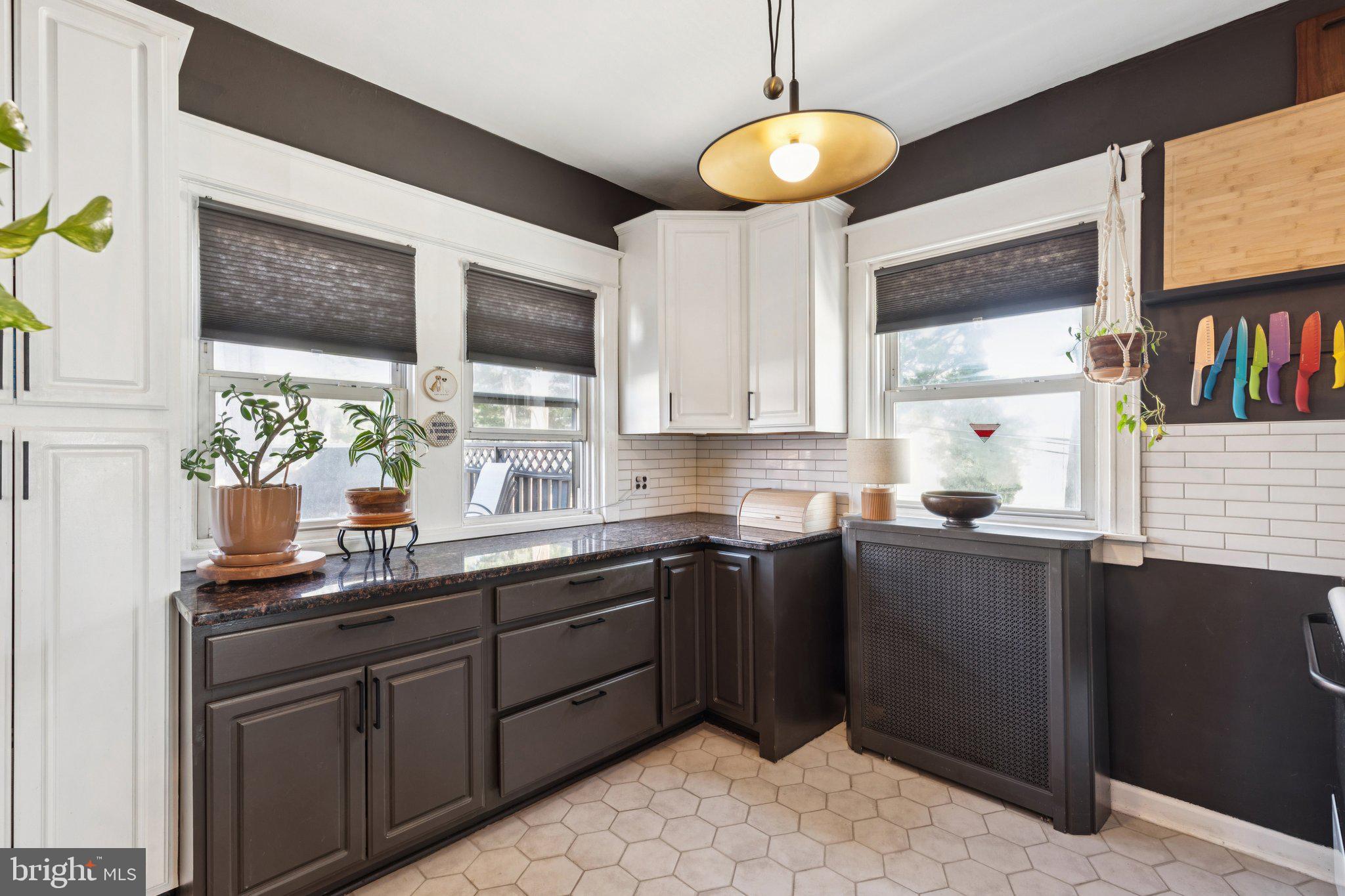 ROXBOROUGH - Residential