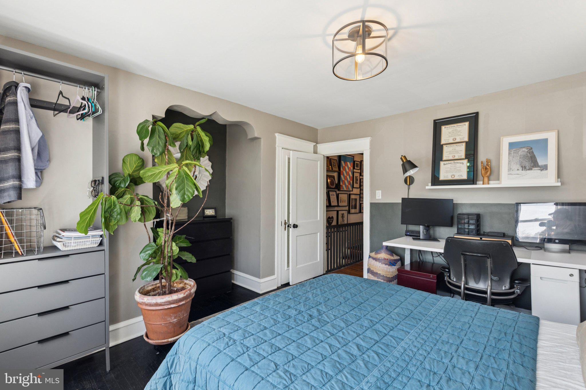 ROXBOROUGH - Residential