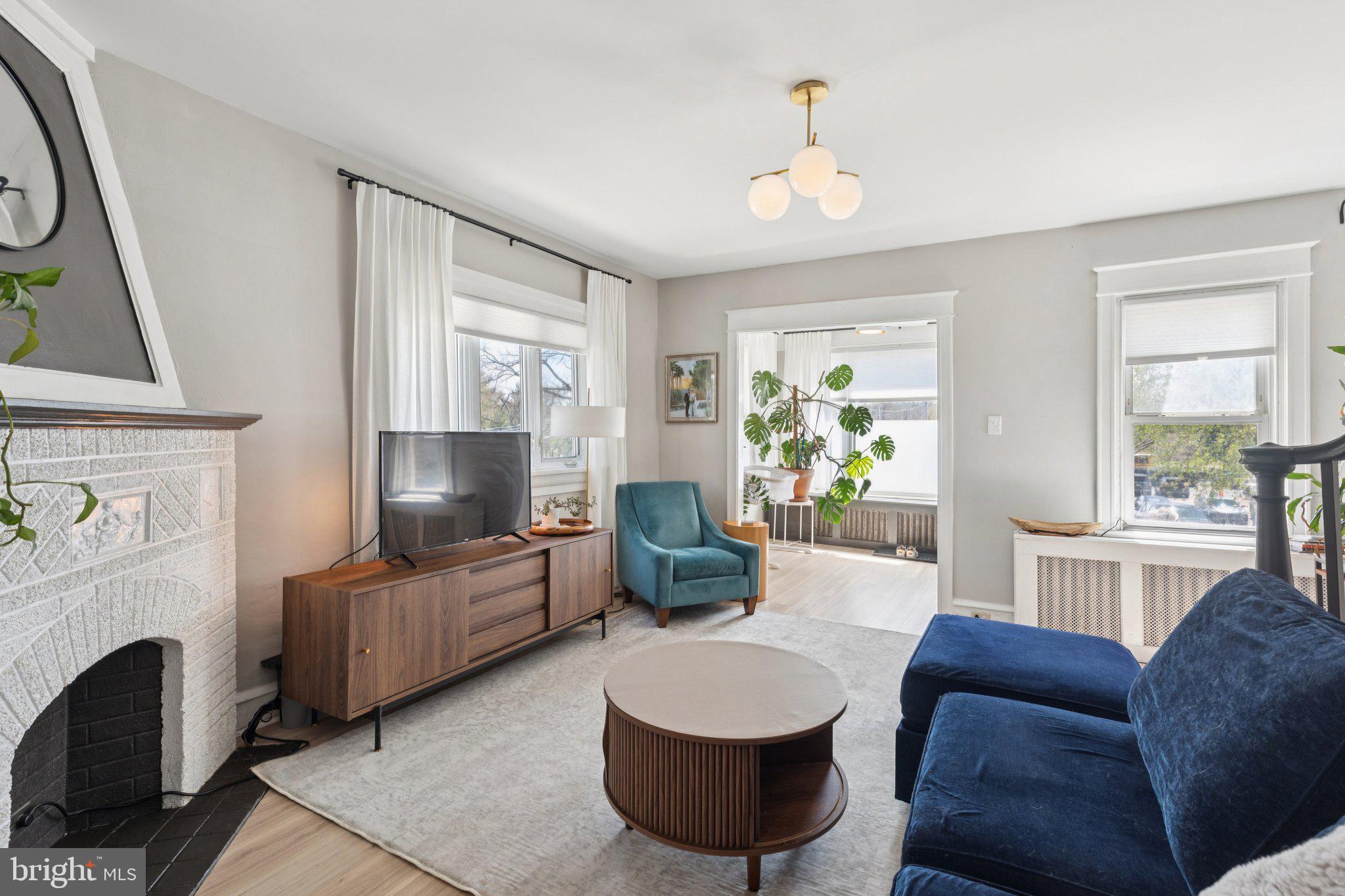 ROXBOROUGH - Residential