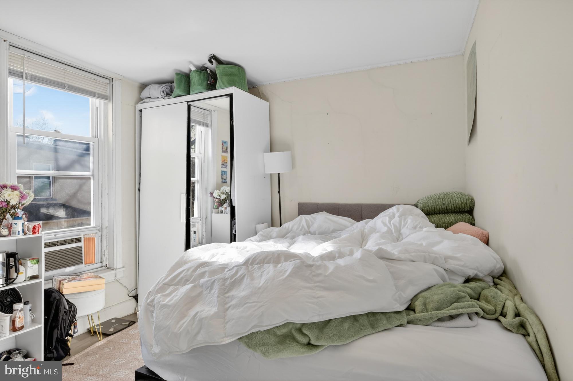 UNIVERSITY CITY - Residential Lease