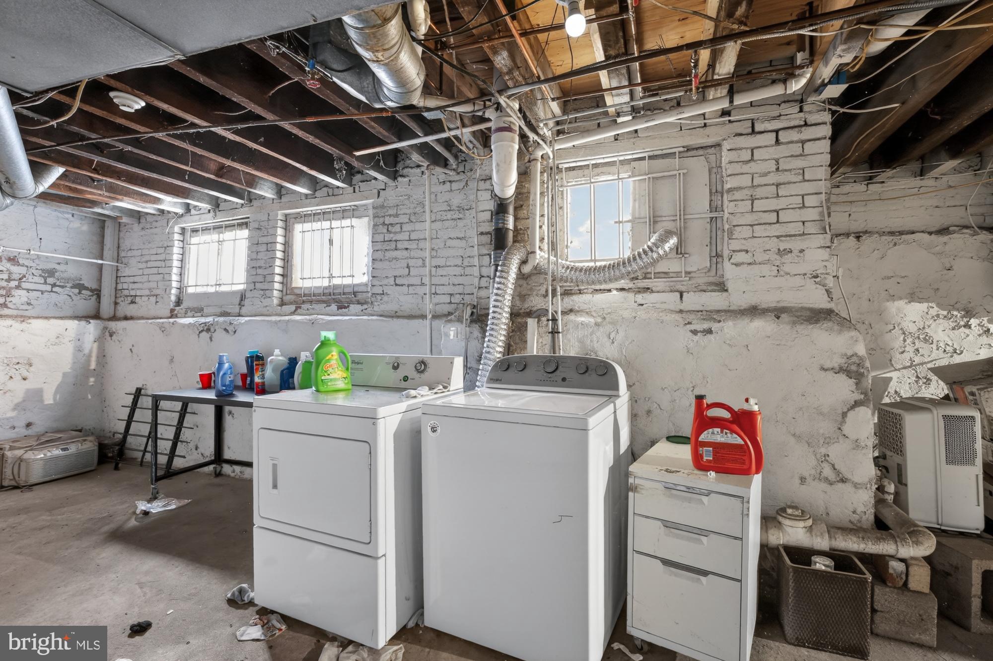 UNIVERSITY CITY - Residential Lease