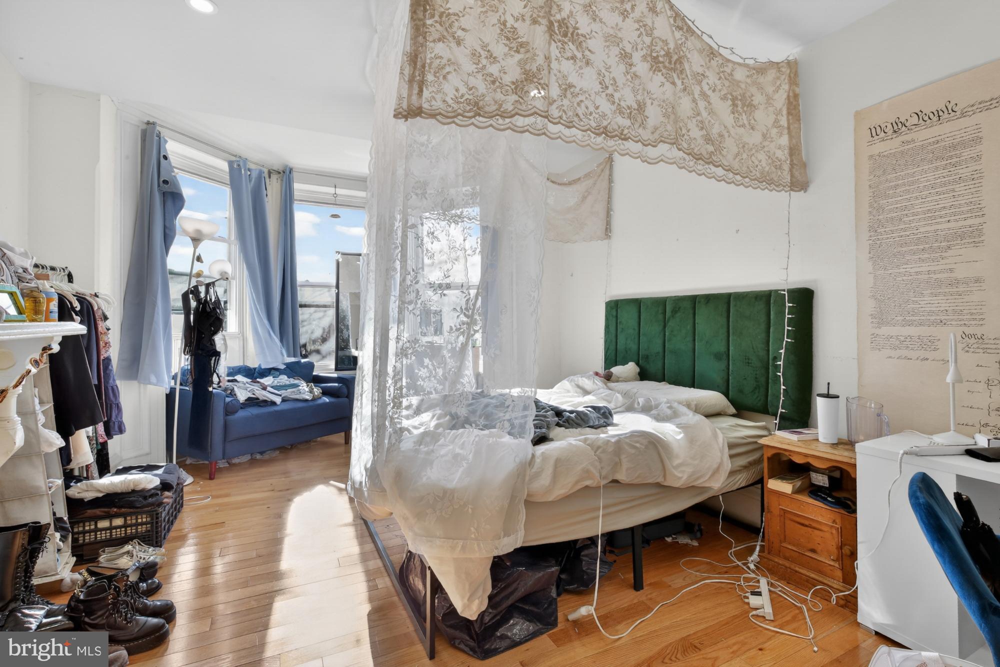 UNIVERSITY CITY - Residential Lease