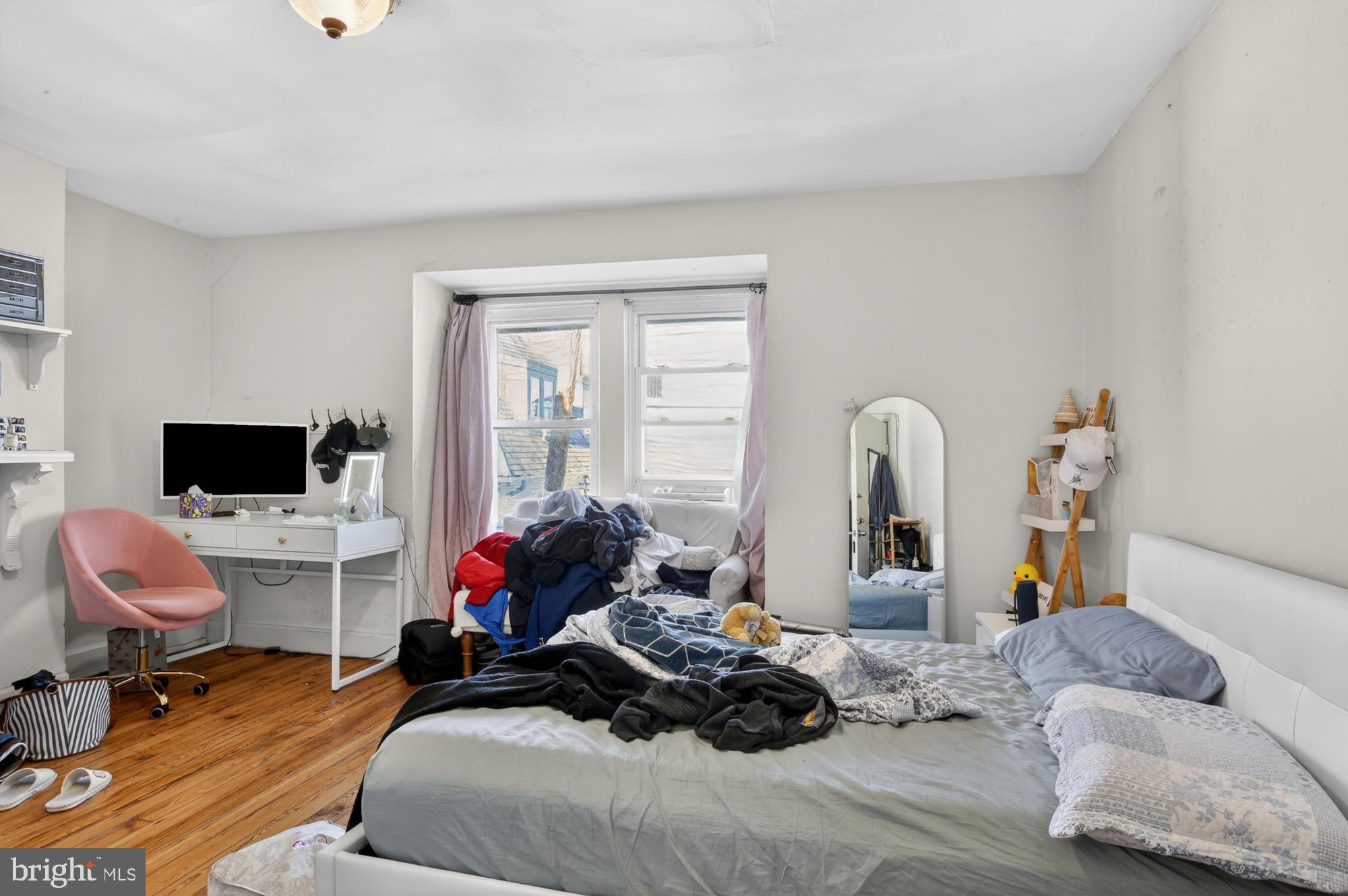 UNIVERSITY CITY - Residential Lease