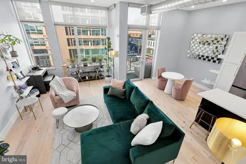 1390 V Street NW Unit 303, Washington, DC MLS: DCDC2190358