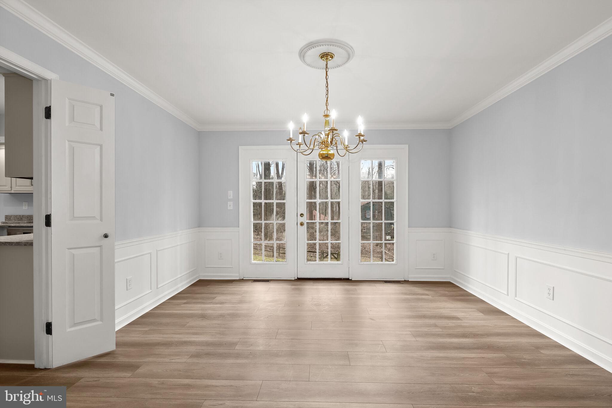 MANOR WOODS - Residential