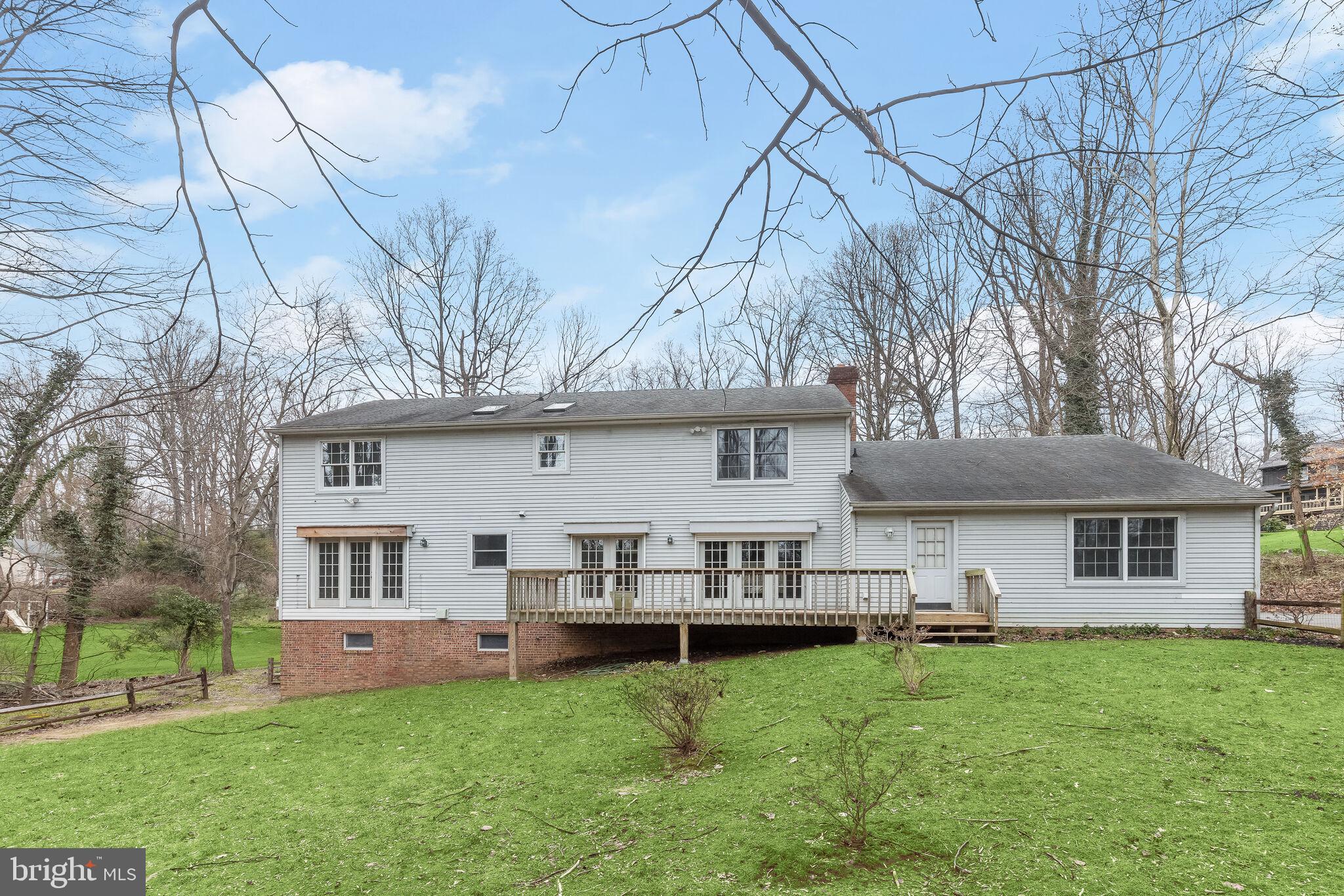 MANOR WOODS - Residential