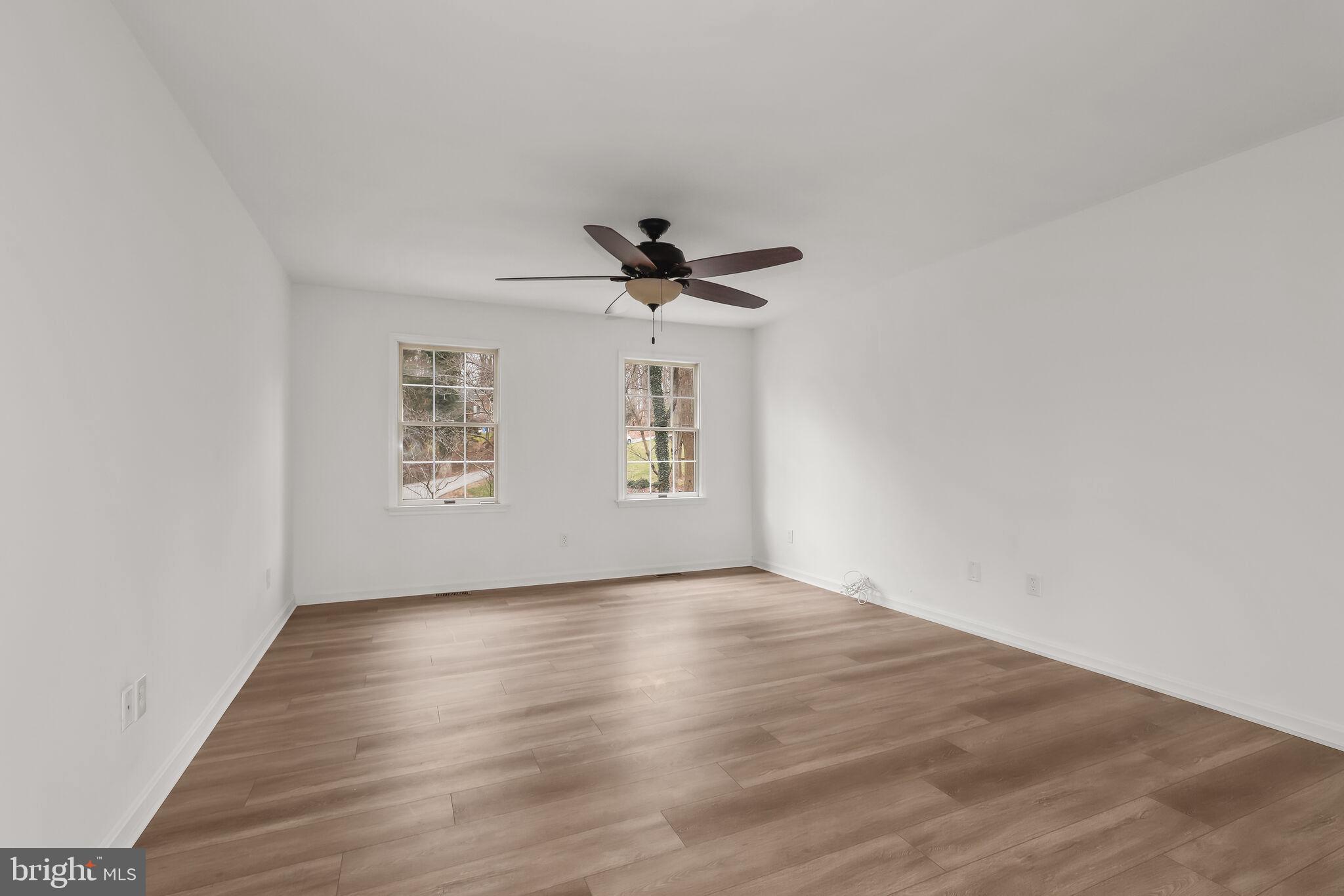 MANOR WOODS - Residential