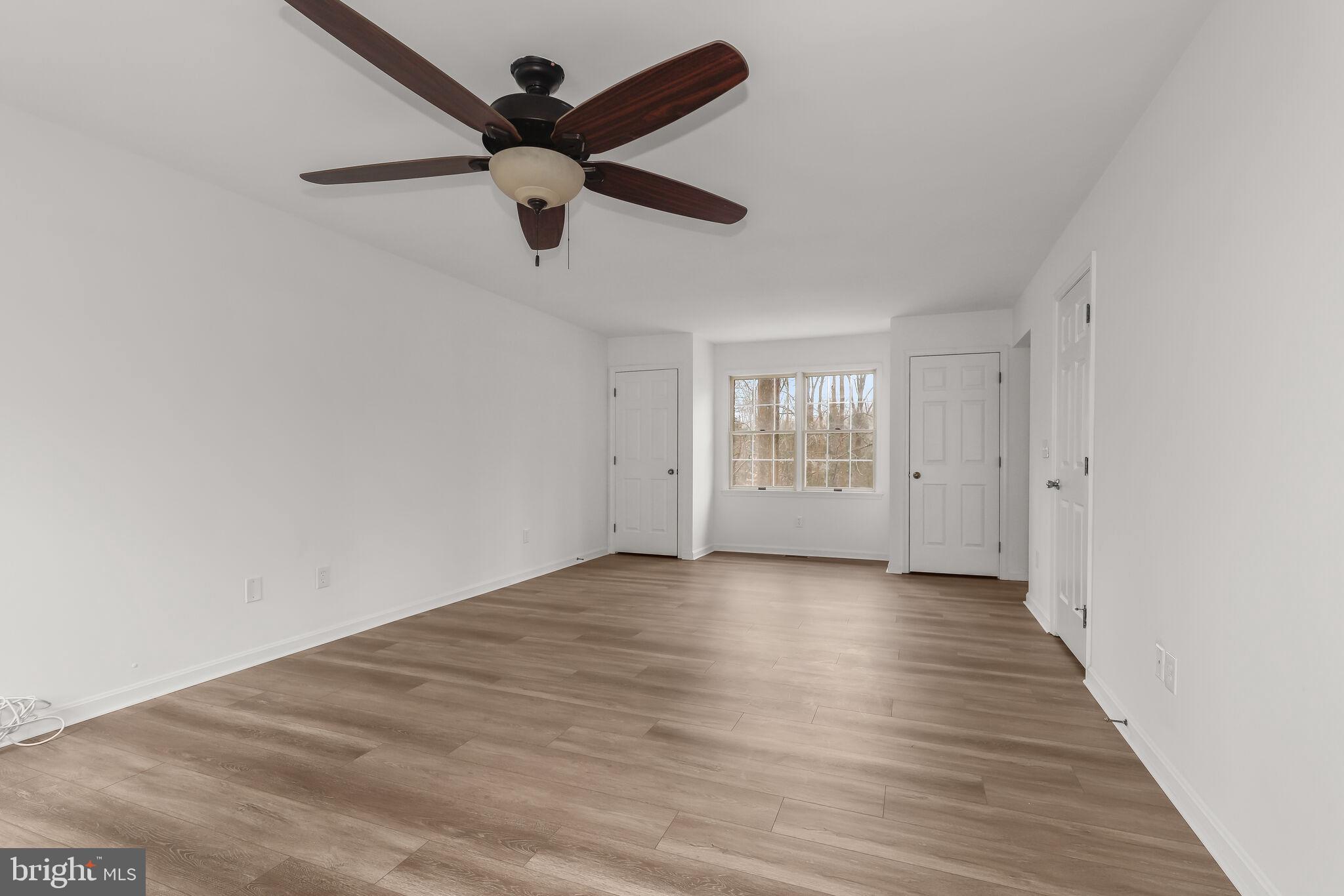 MANOR WOODS - Residential