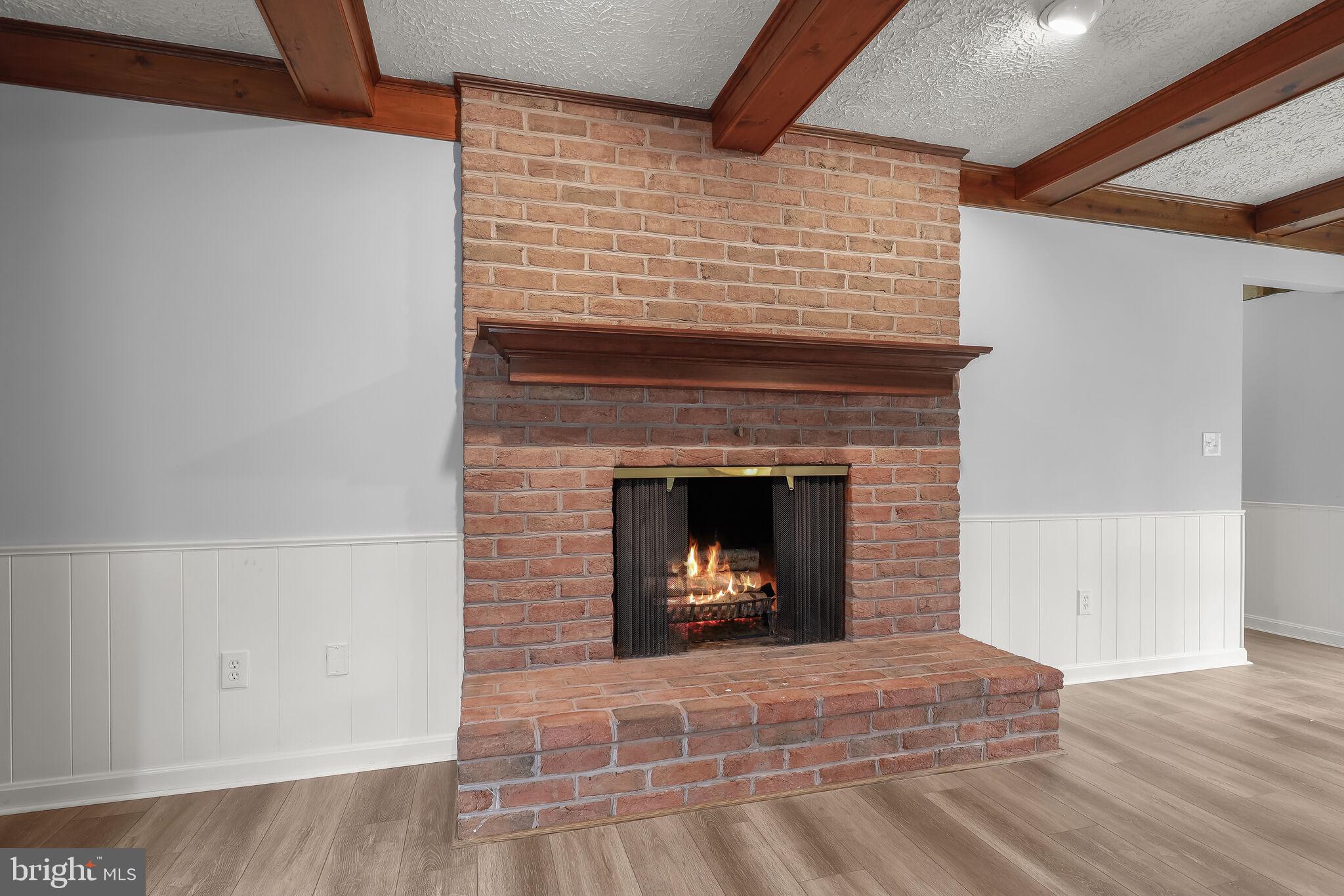 MANOR WOODS - Residential