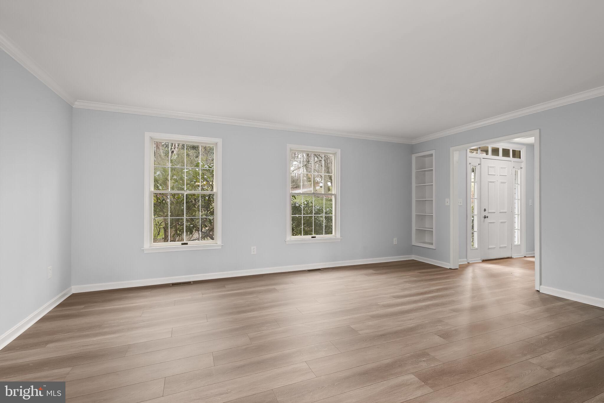 MANOR WOODS - Residential