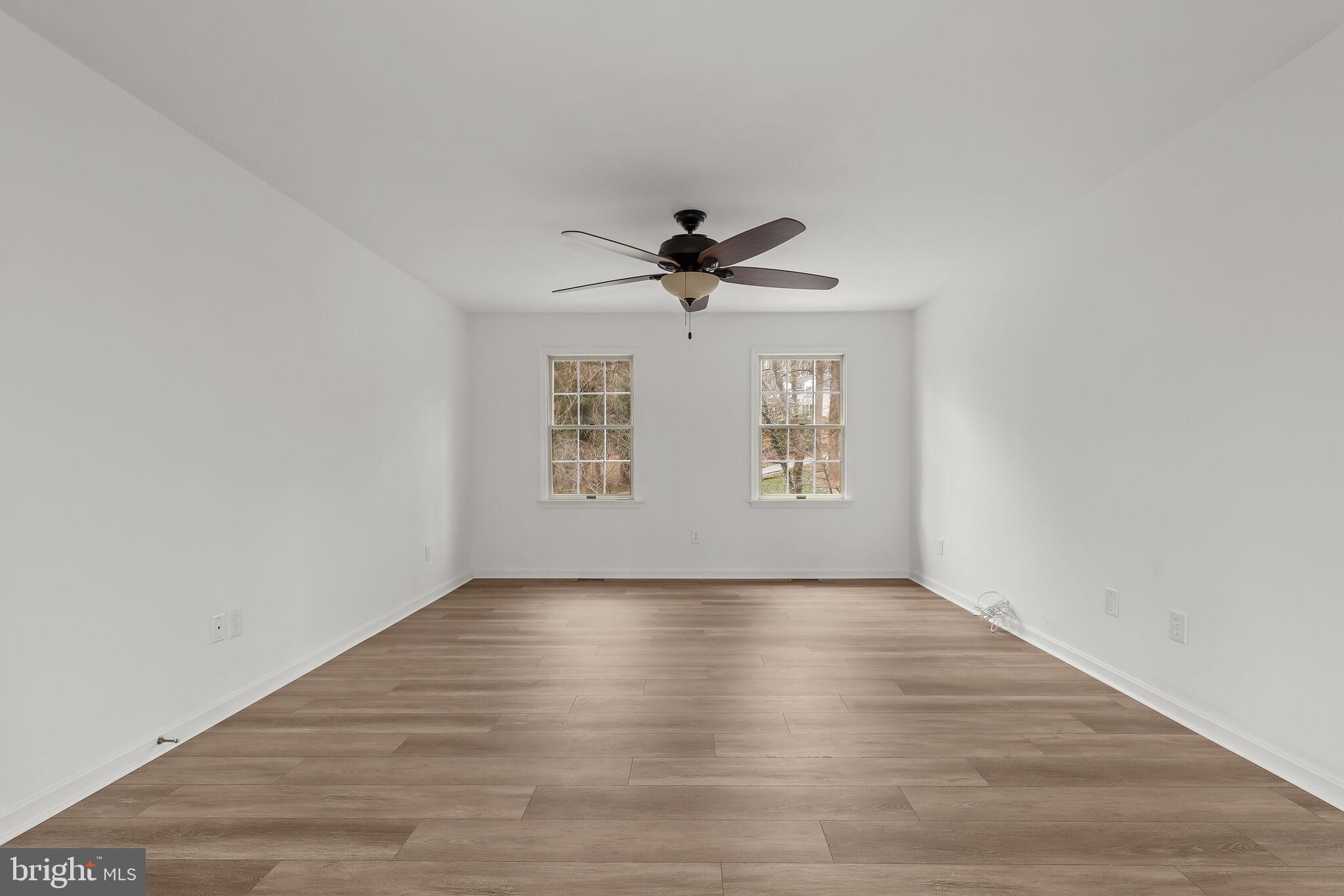 MANOR WOODS - Residential