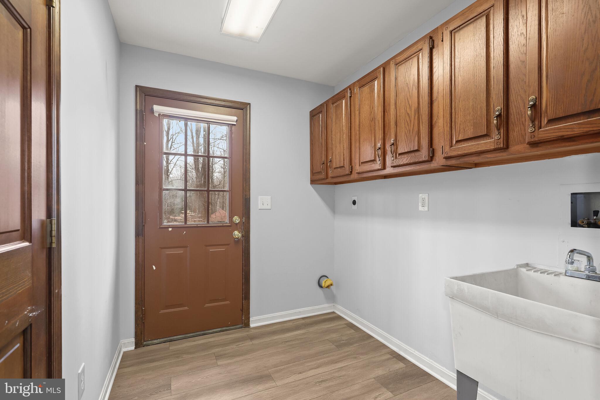 MANOR WOODS - Residential