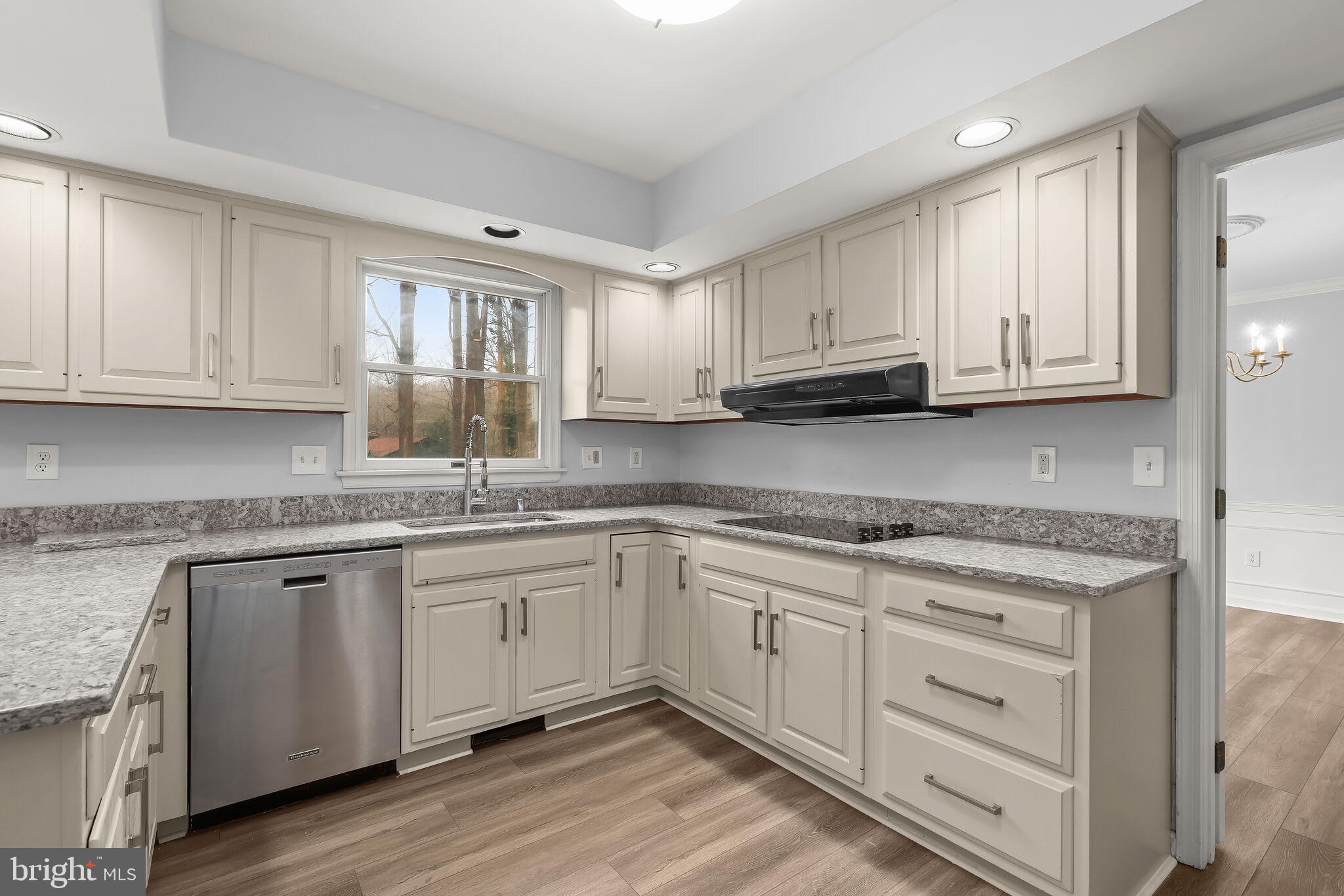 MANOR WOODS - Residential