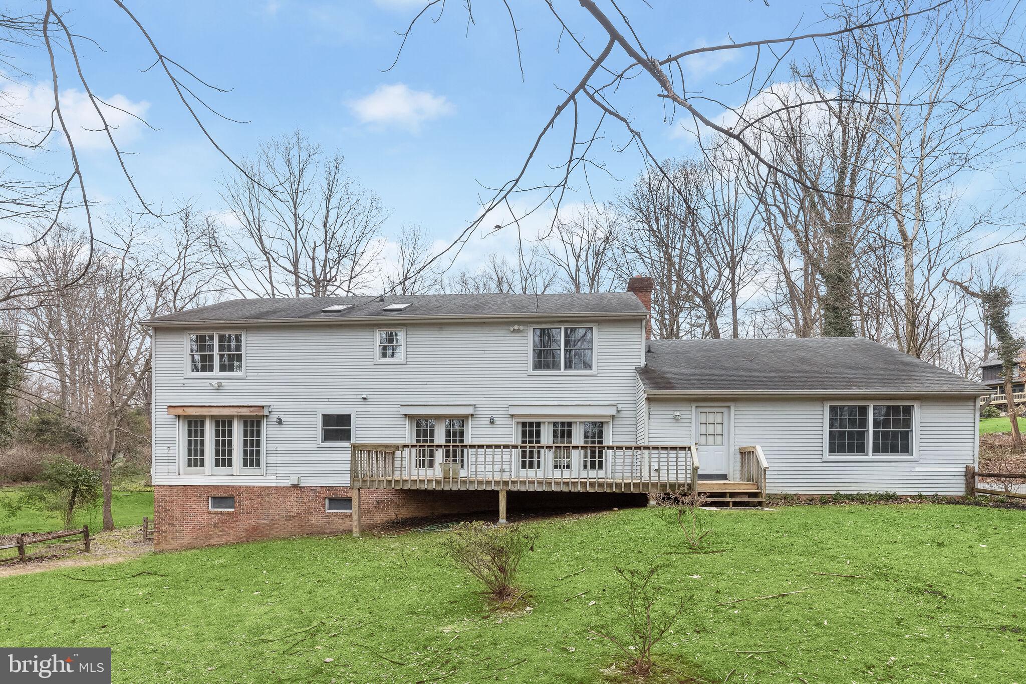 MANOR WOODS - Residential