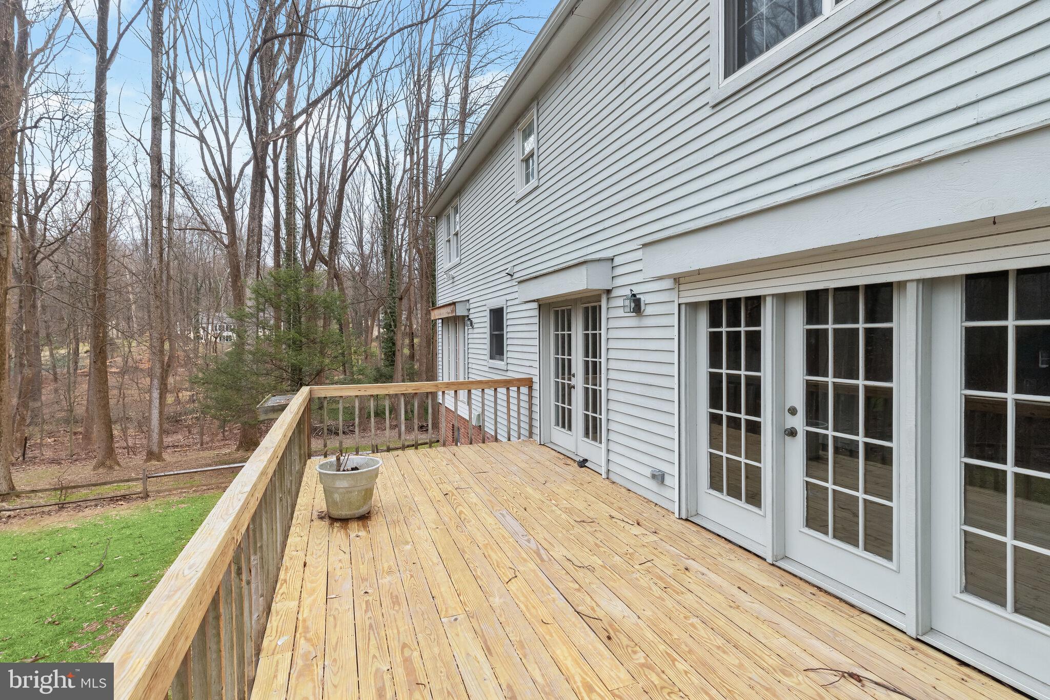 MANOR WOODS - Residential