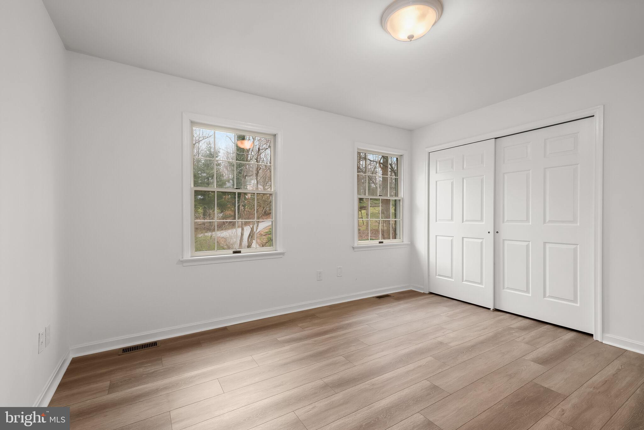 MANOR WOODS - Residential